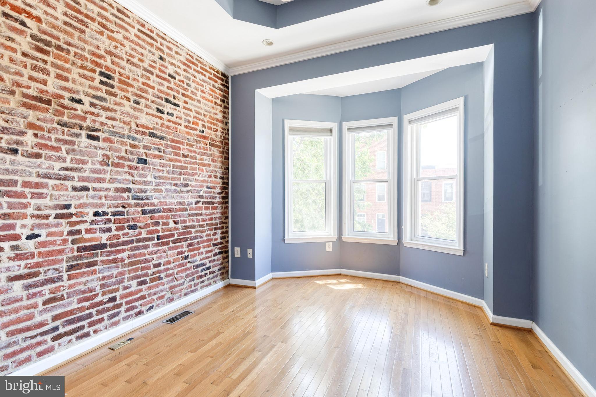LOCUST POINT - Residential