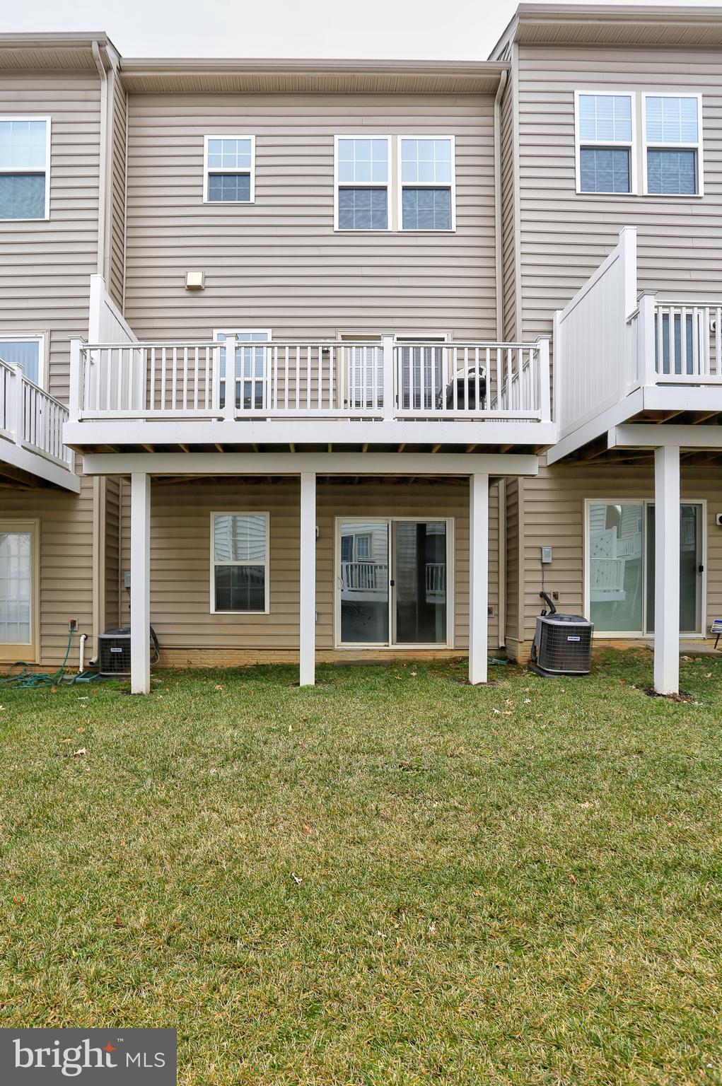 HOWARD SQUARE - Residential Lease