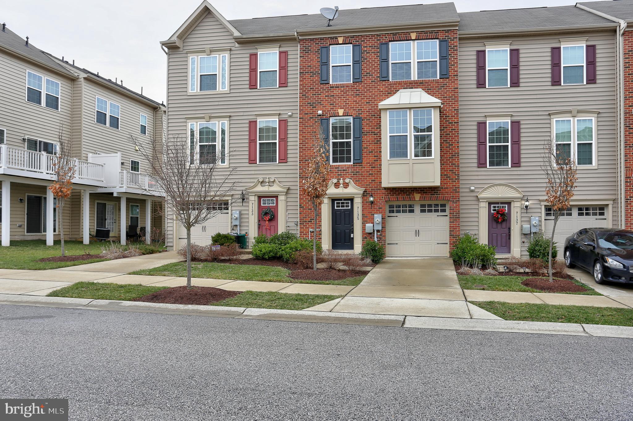 HOWARD SQUARE - Residential Lease