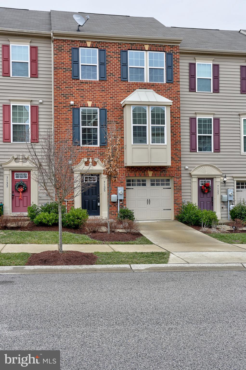 HOWARD SQUARE - Residential Lease
