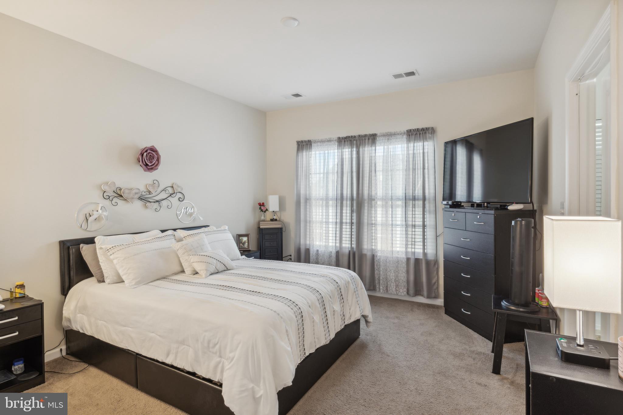 HOWARD SQUARE - Residential Lease