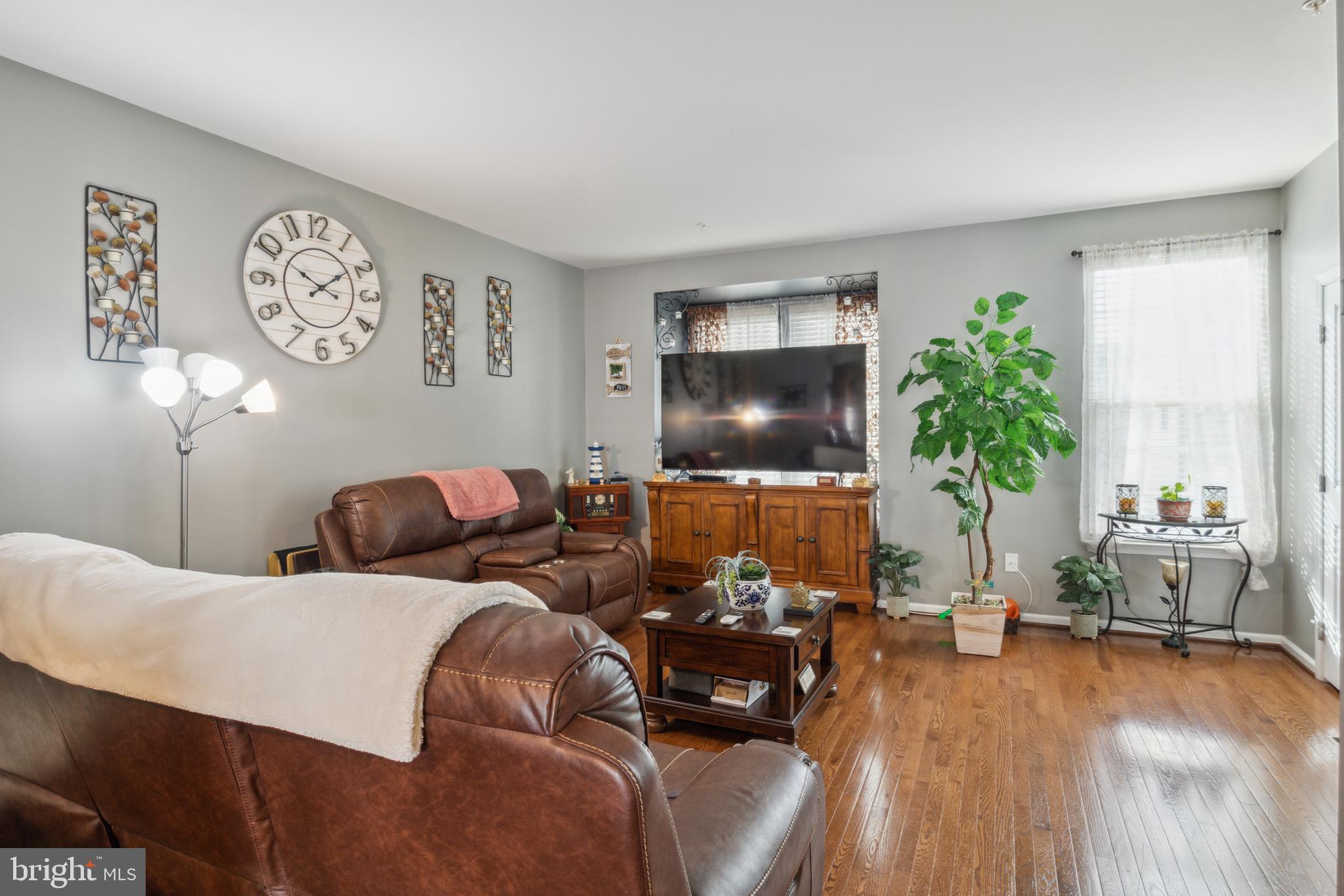 HOWARD SQUARE - Residential Lease