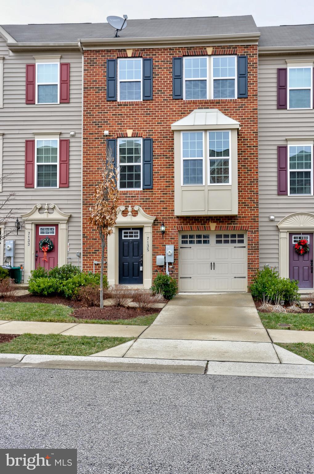 HOWARD SQUARE - Residential Lease
