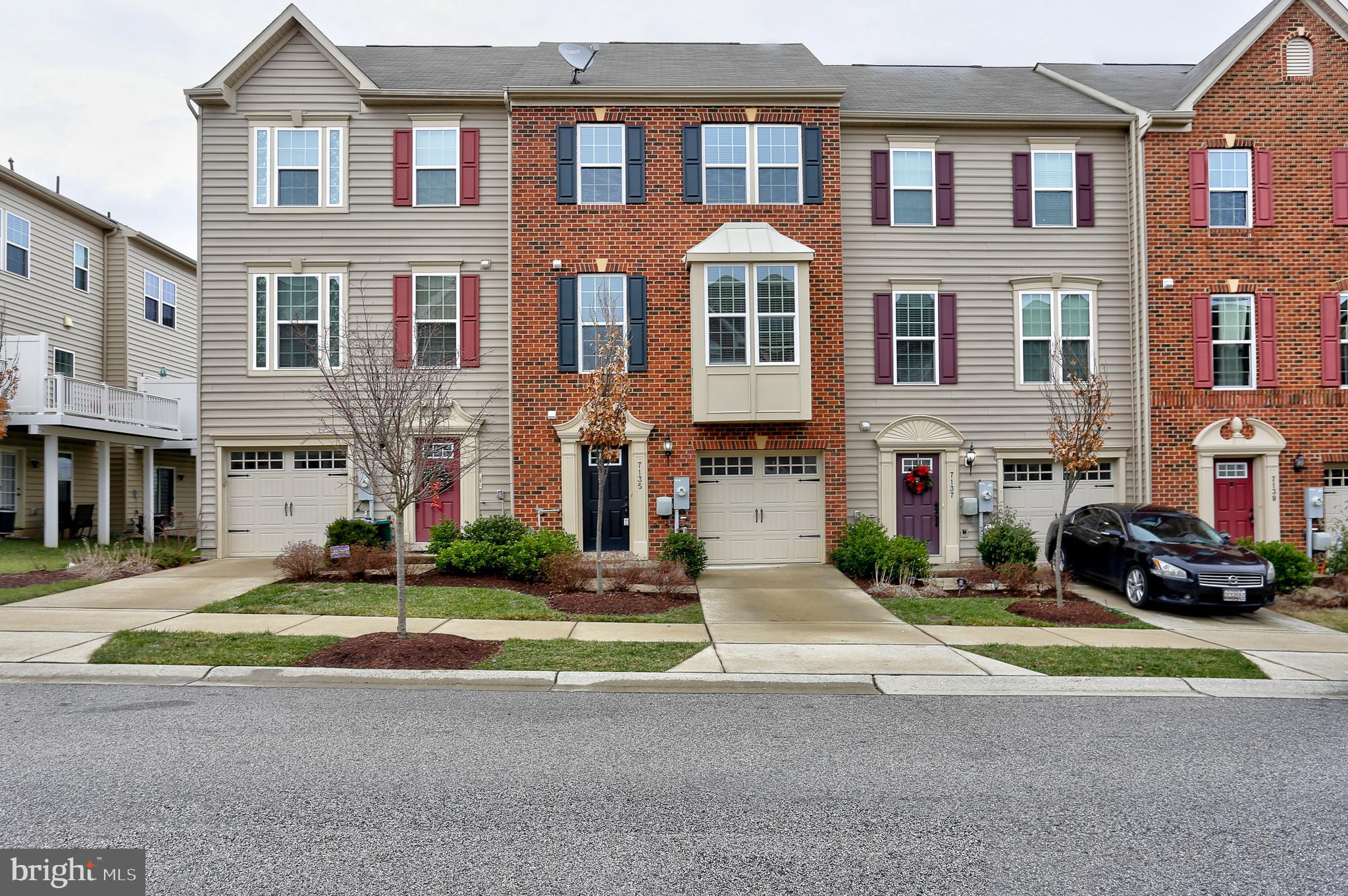 HOWARD SQUARE - Residential Lease