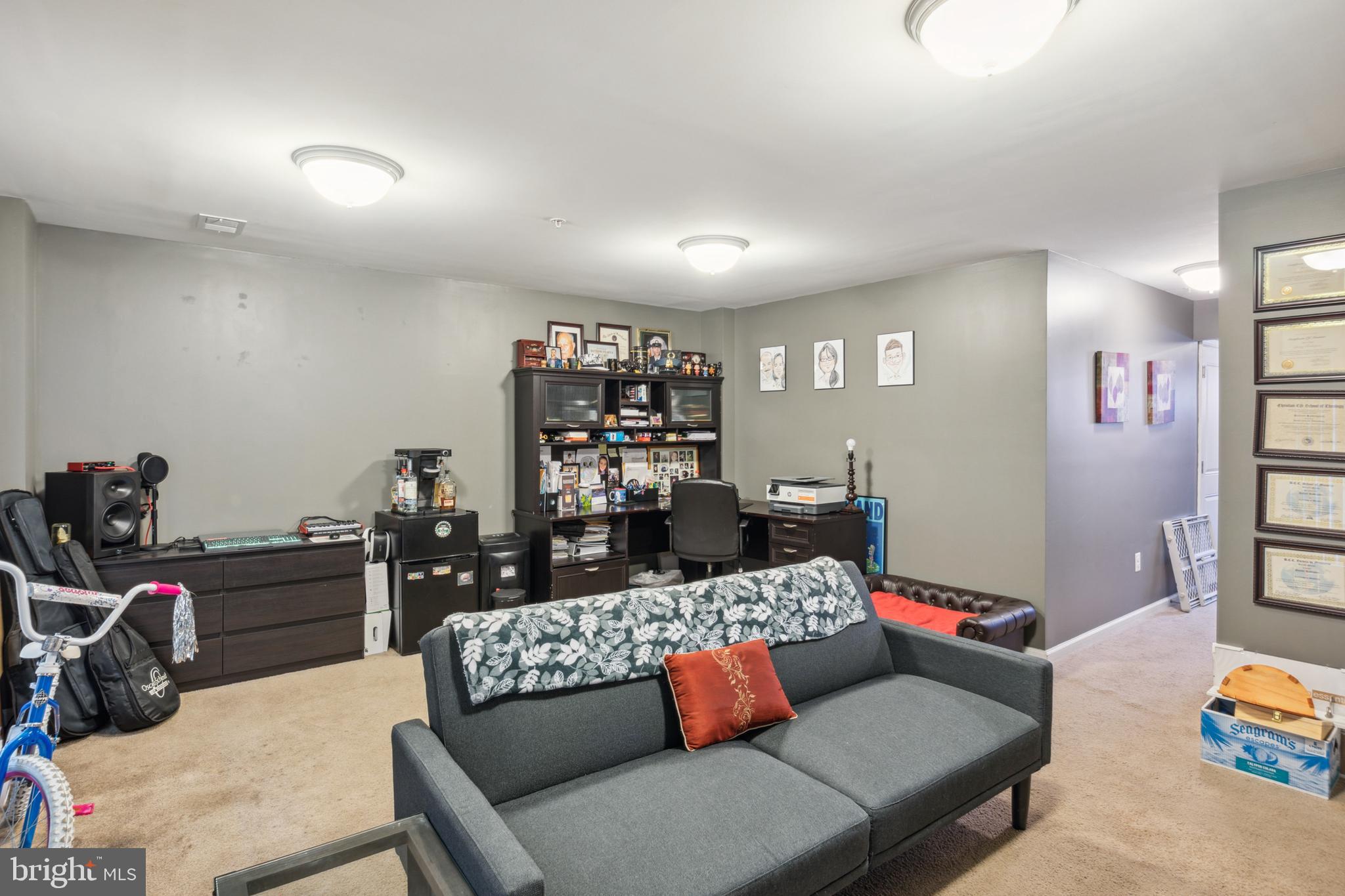 HOWARD SQUARE - Residential Lease
