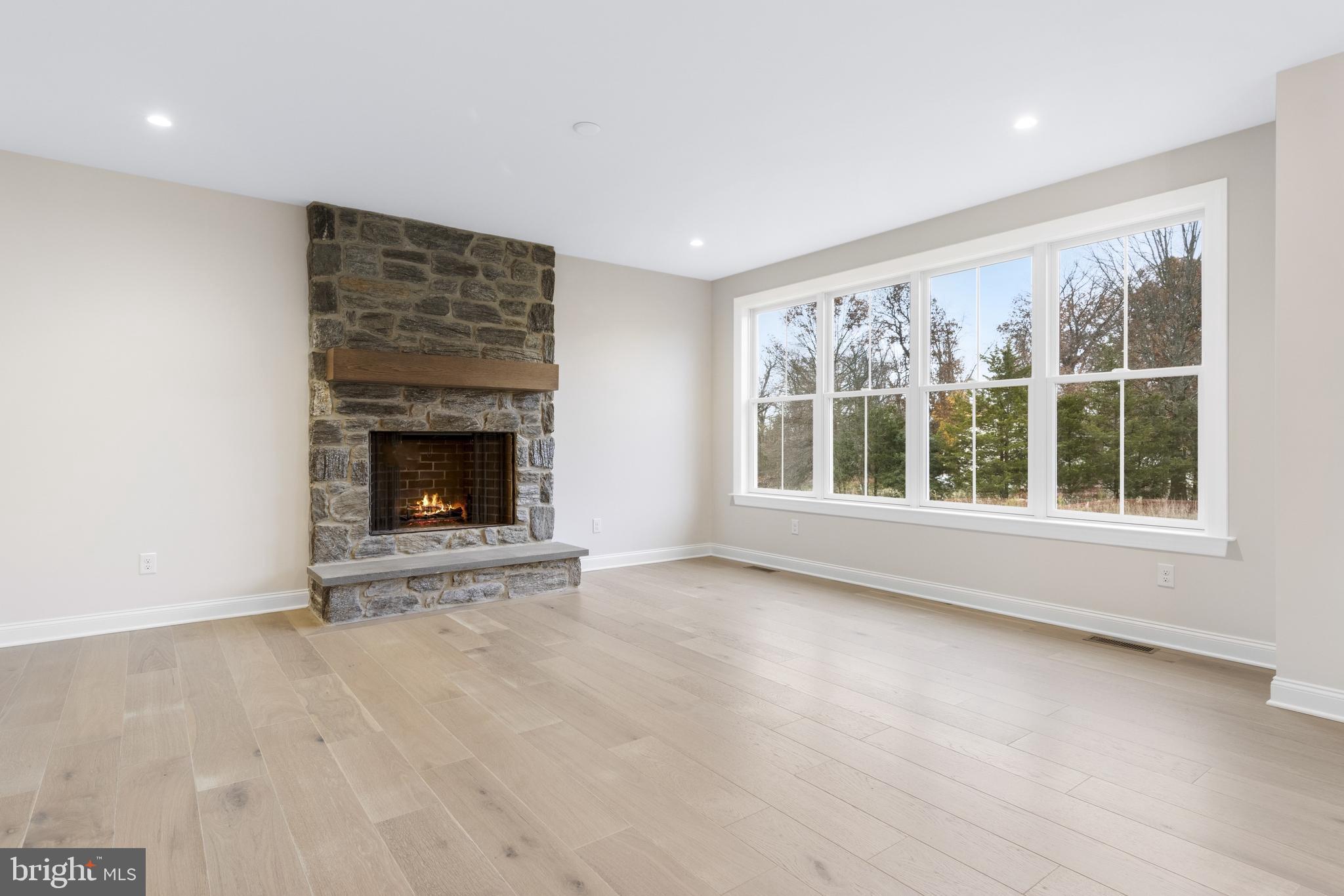 ESTATES AT STONECLIFF - Residential
