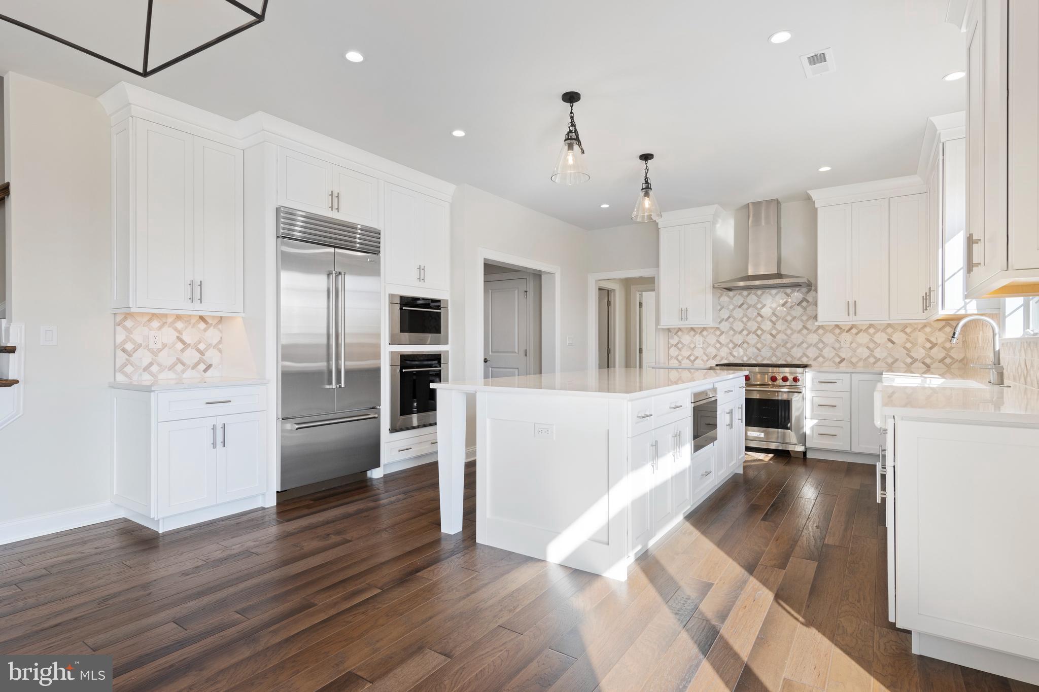 ESTATES AT STONECLIFF - Residential