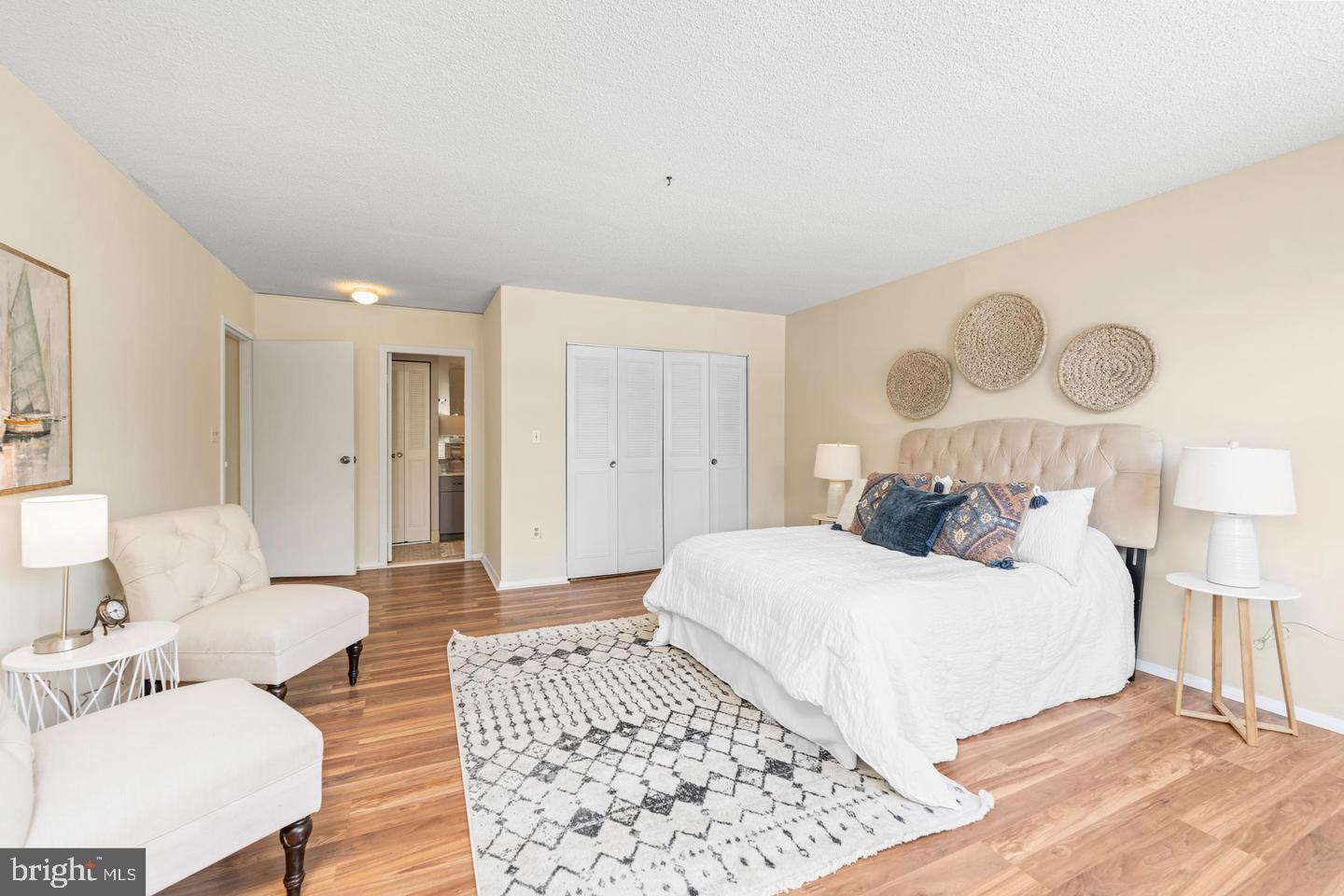 ROLAND PARK - Residential Lease