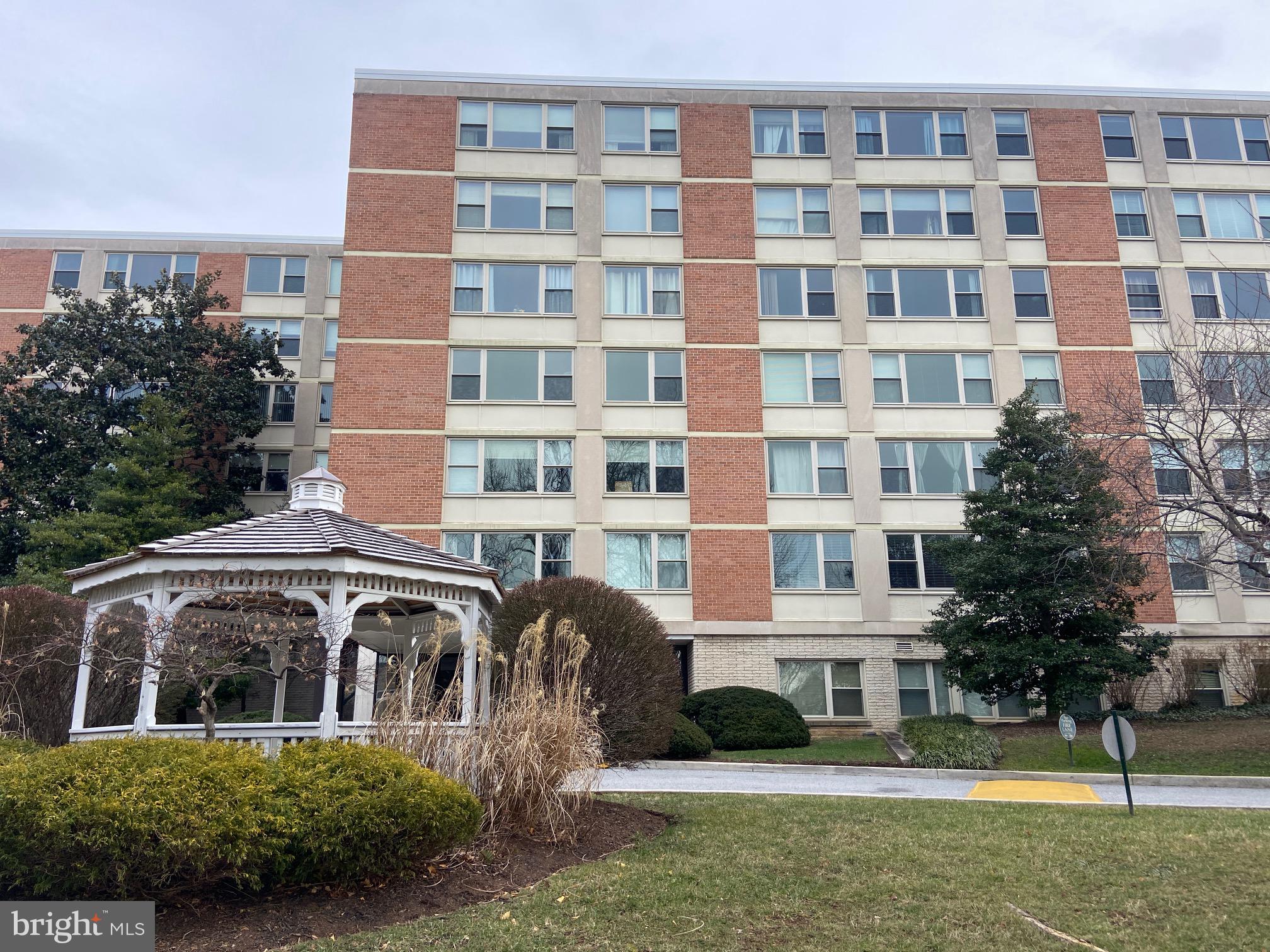 ROLAND PARK - Residential Lease