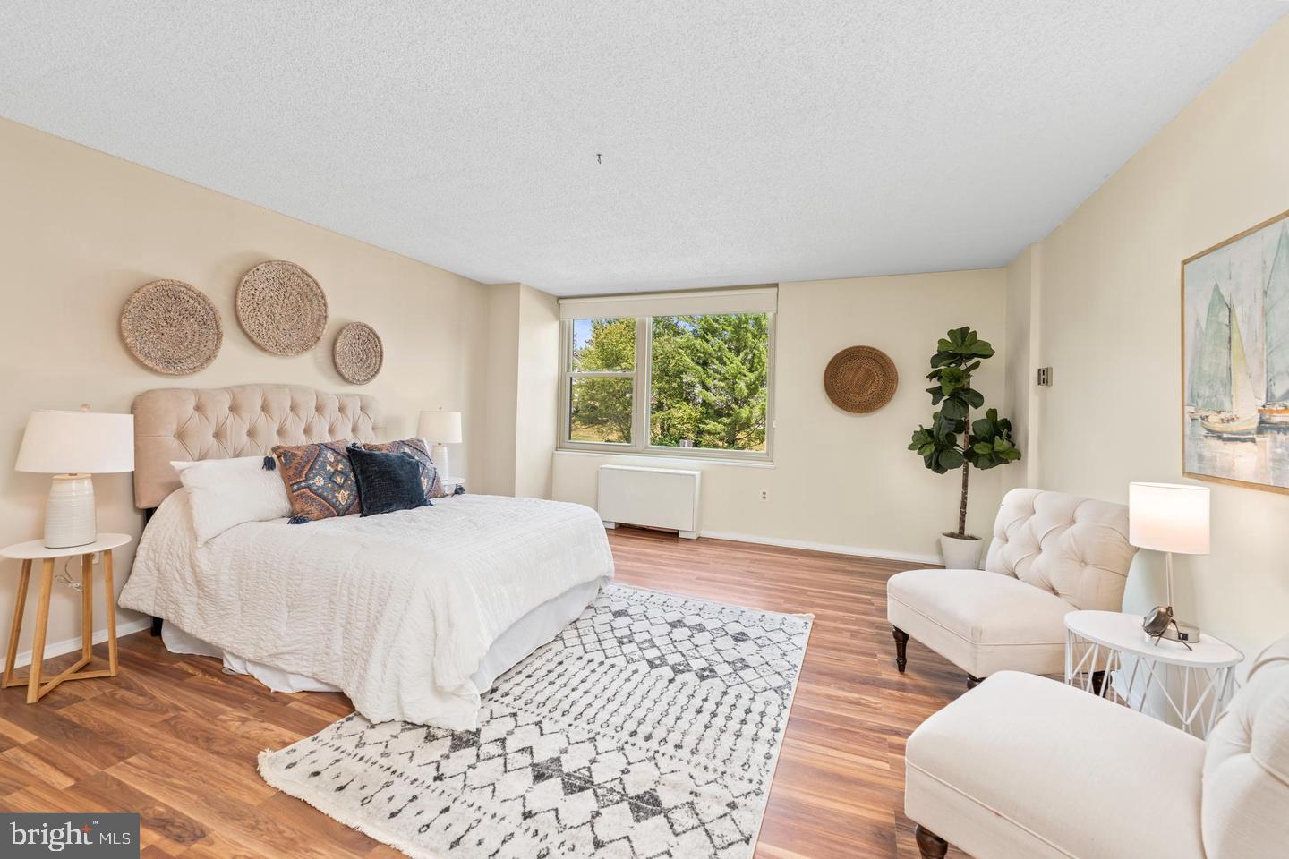 ROLAND PARK - Residential Lease