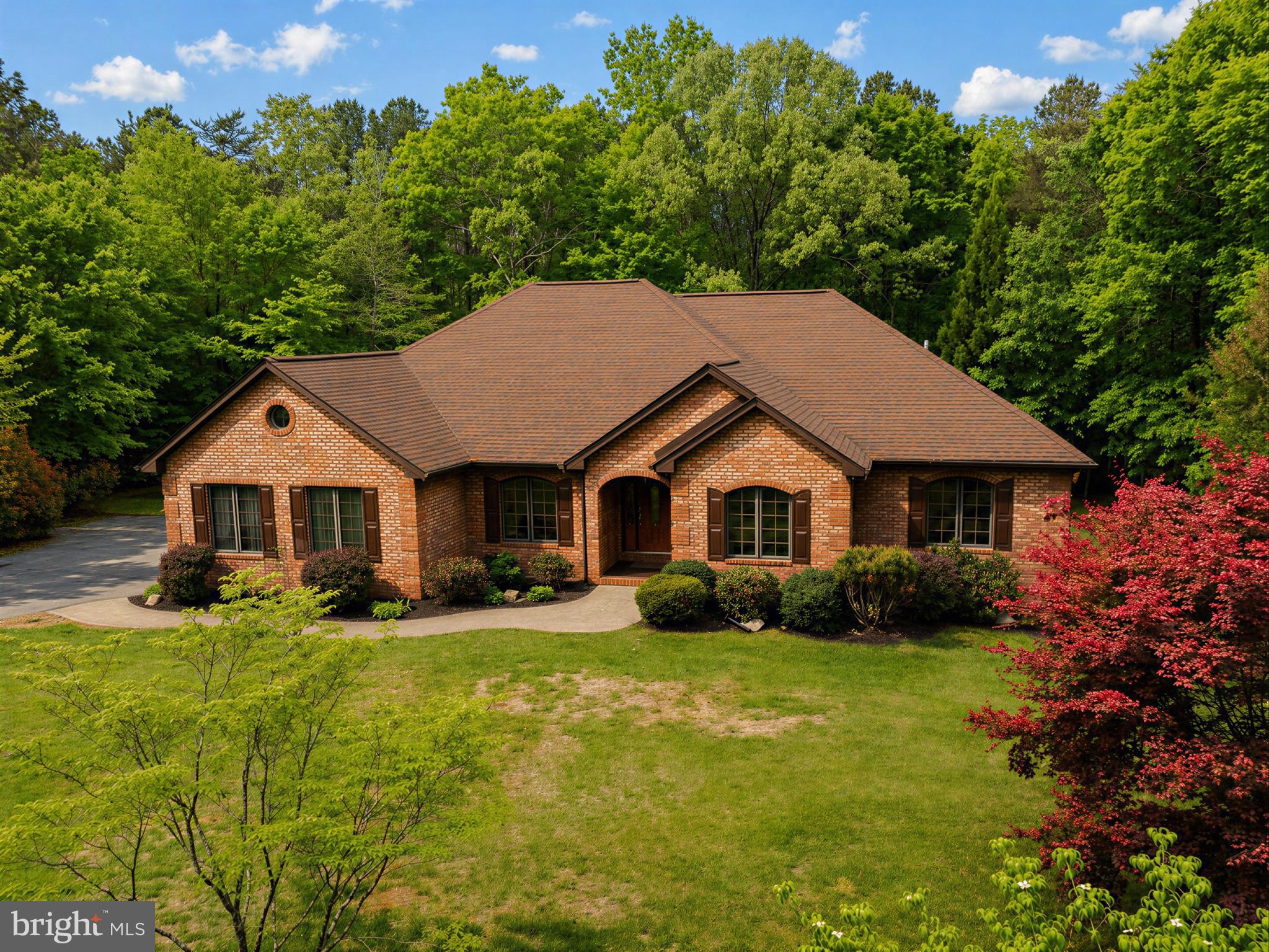 PINE POINTE WOODS - Residential