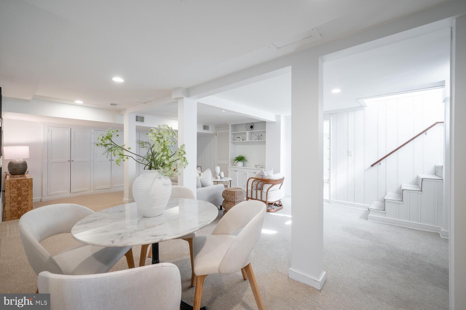 CHEVY CHASE VILLAGE - Residential