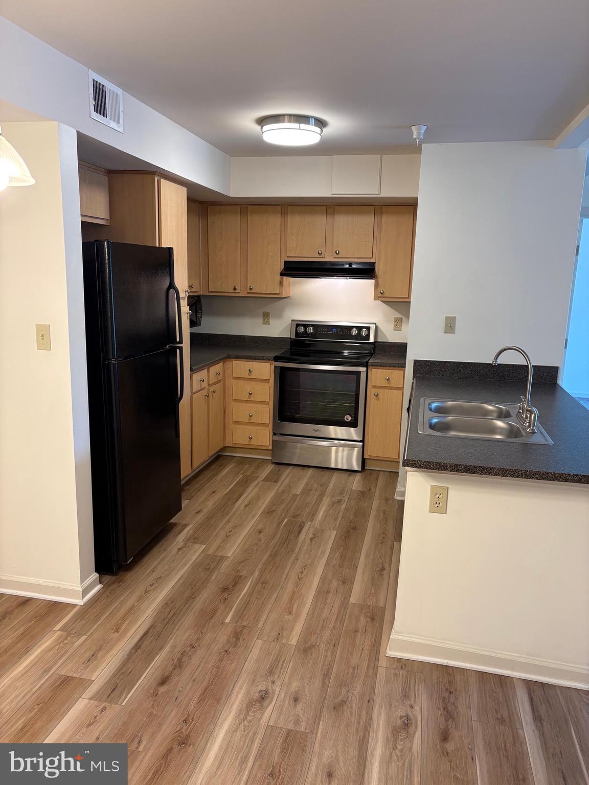 BRISTOL VILLAGE-CHARTER - Residential