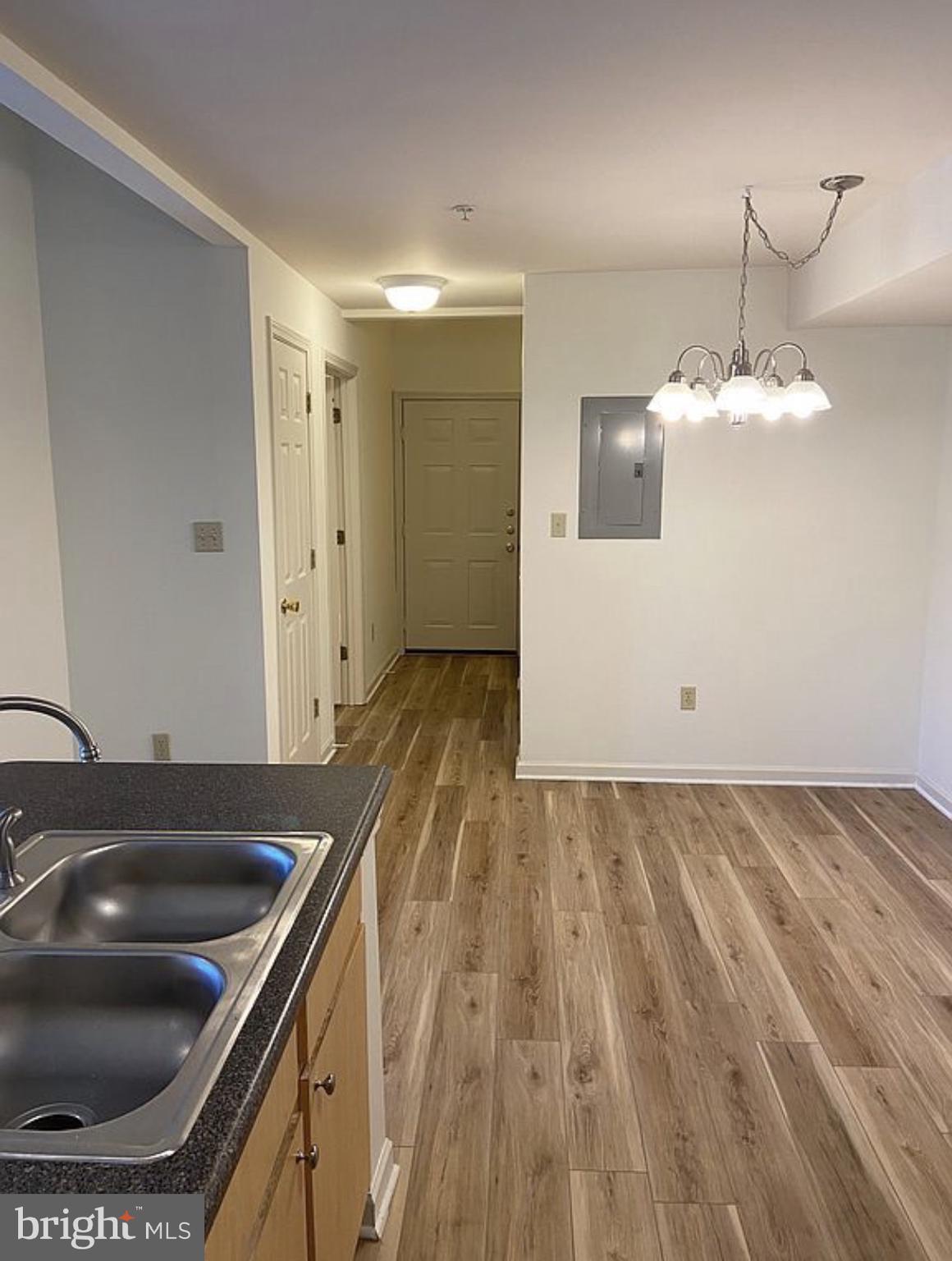 BRISTOL VILLAGE-CHARTER - Residential