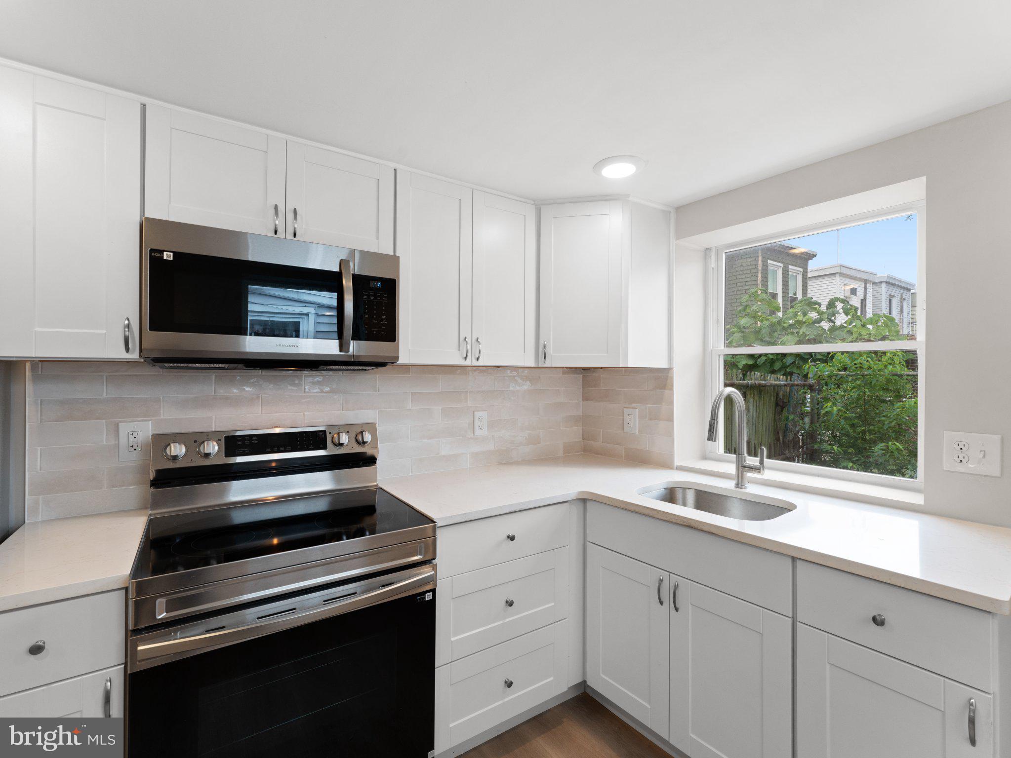 PORT RICHMOND - Residential