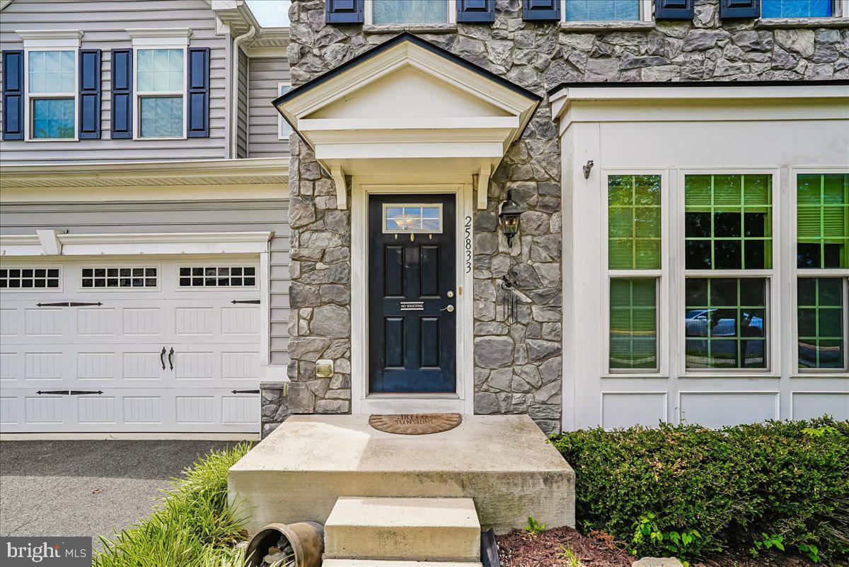 VIRGINIA MANOR - Residential