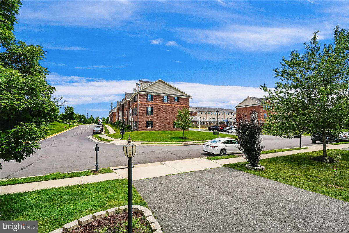 VIRGINIA MANOR - Residential