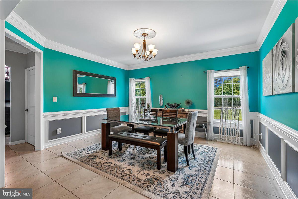 VIRGINIA MANOR - Residential