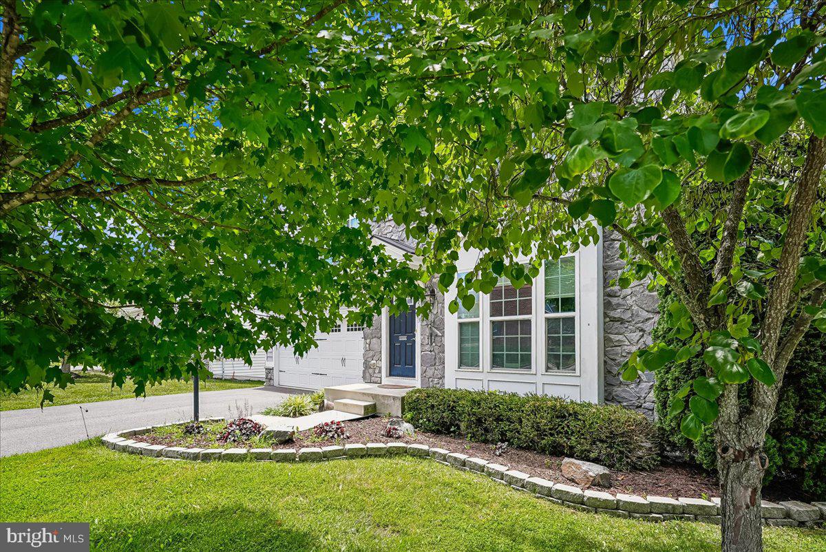 VIRGINIA MANOR - Residential