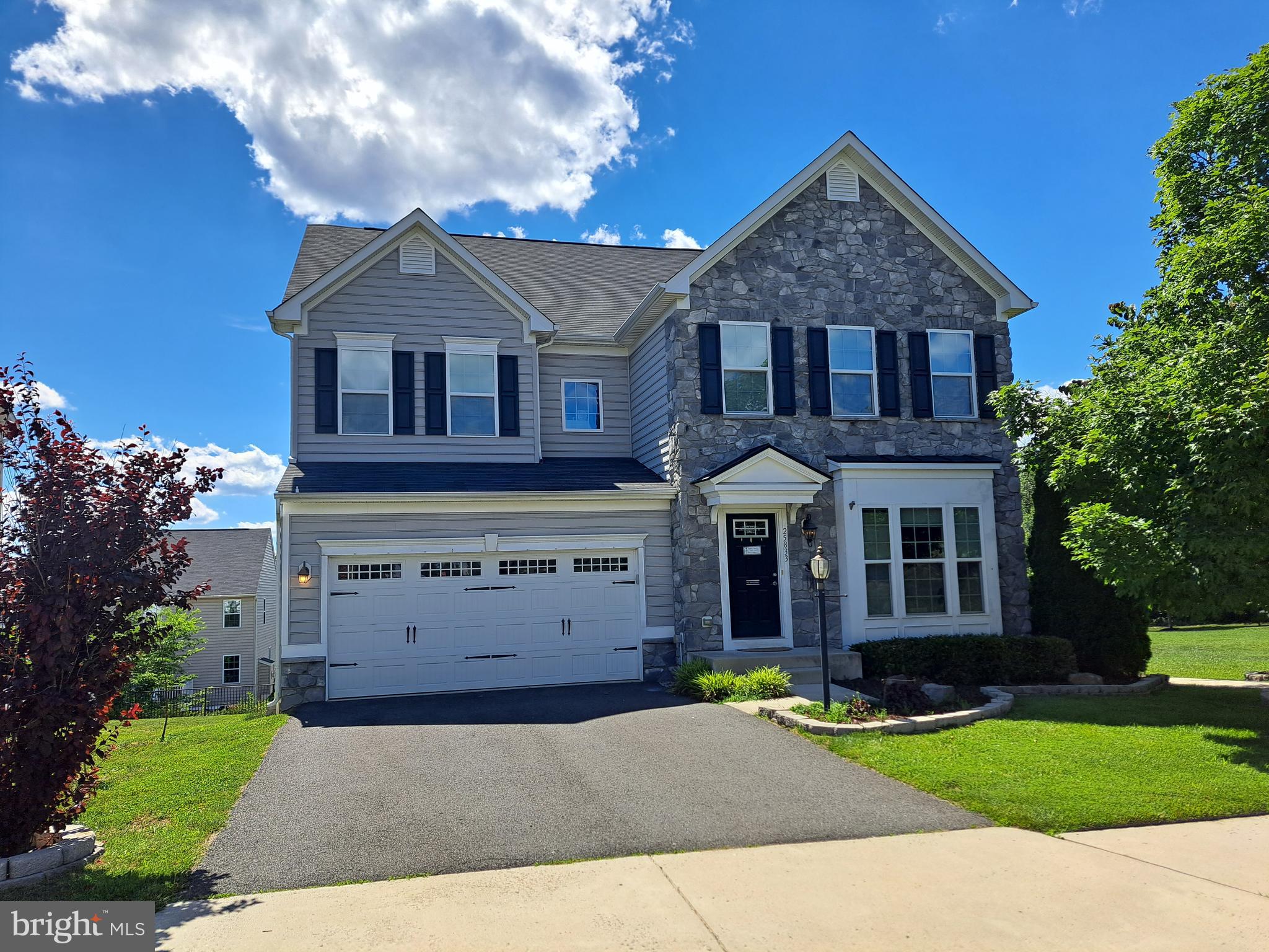 VIRGINIA MANOR - Residential