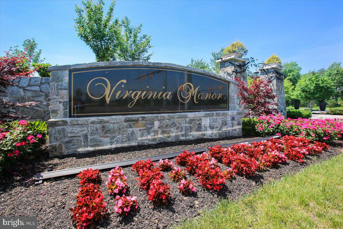VIRGINIA MANOR - Residential