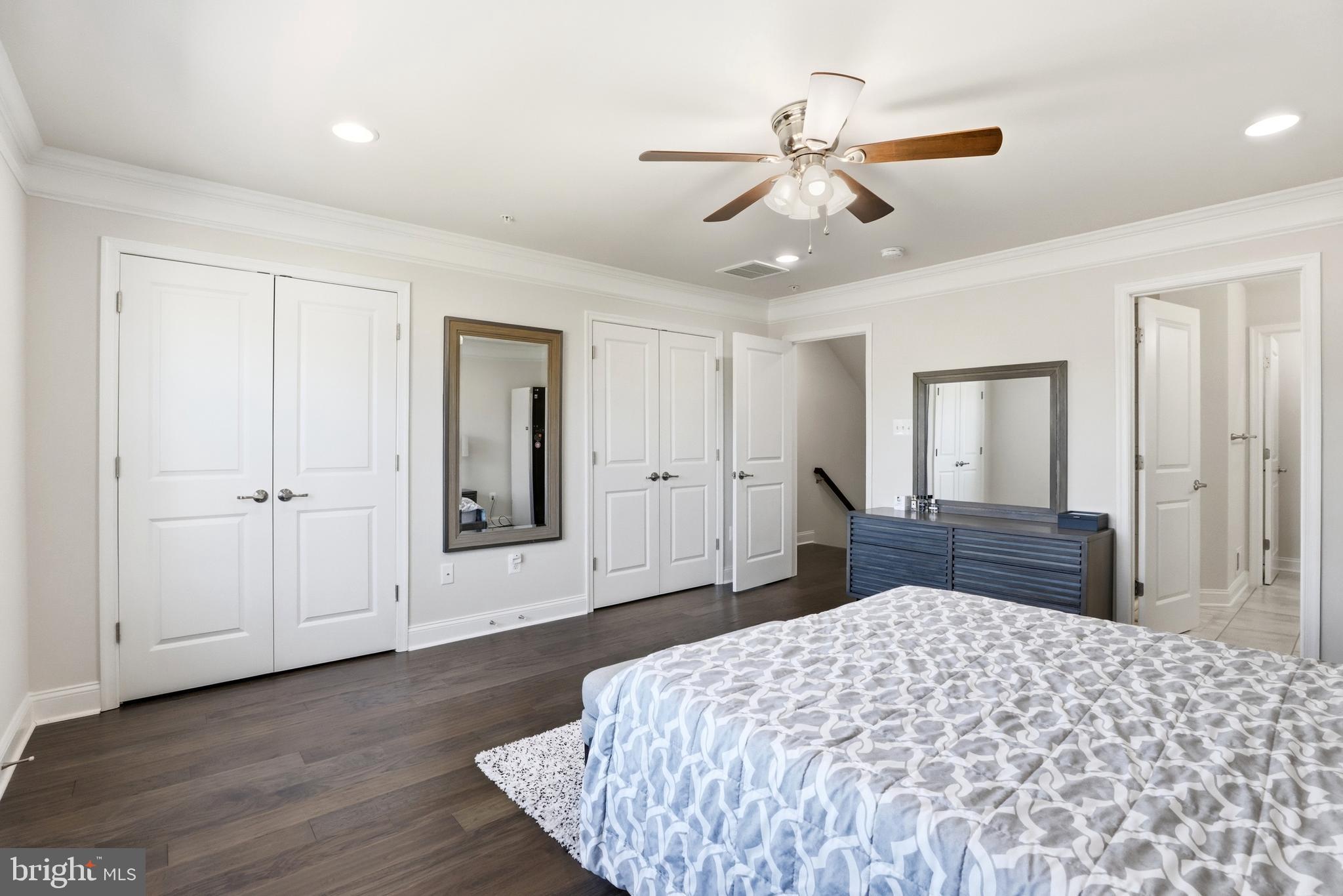OXFORD SQUARE - Residential Lease