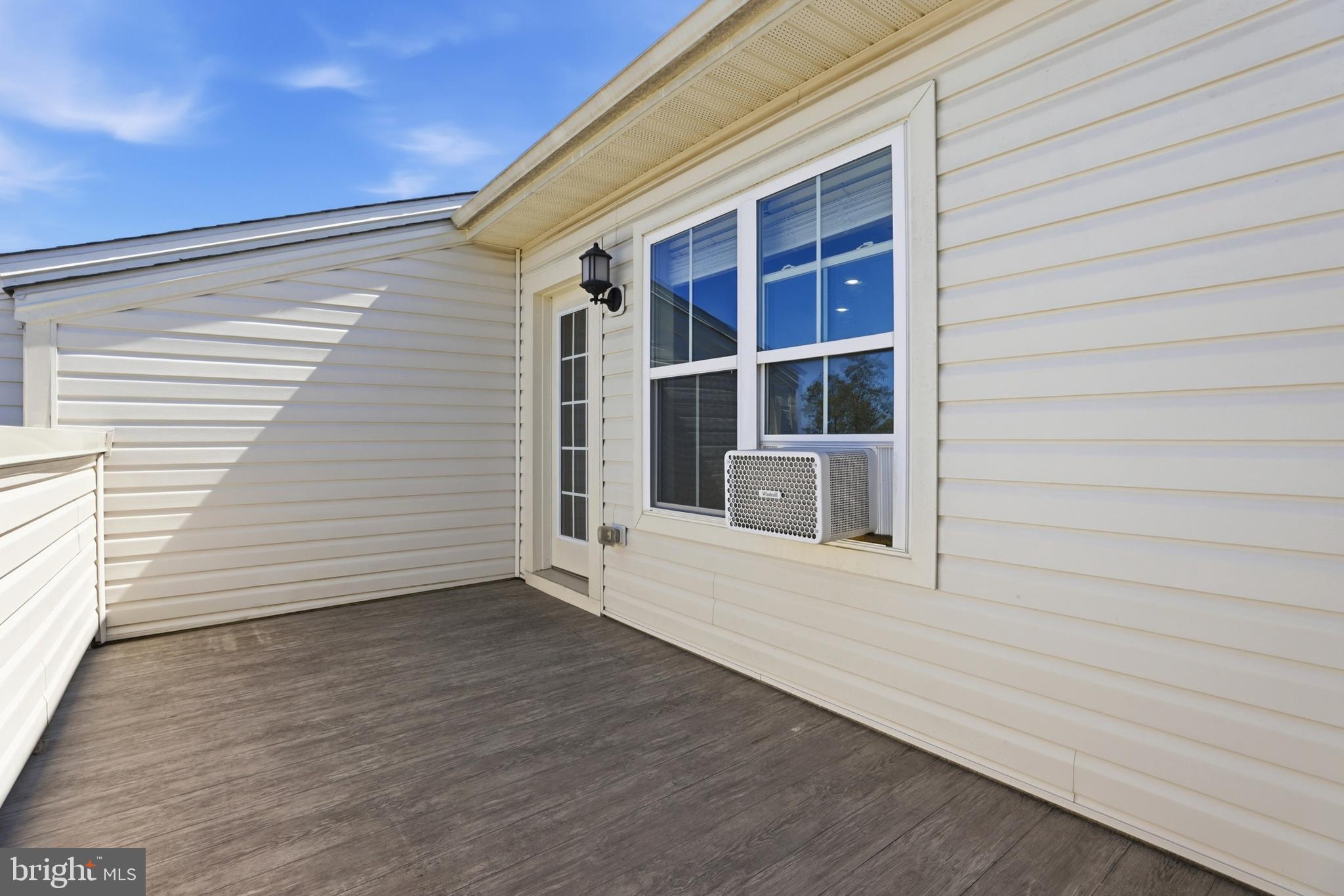OXFORD SQUARE - Residential Lease