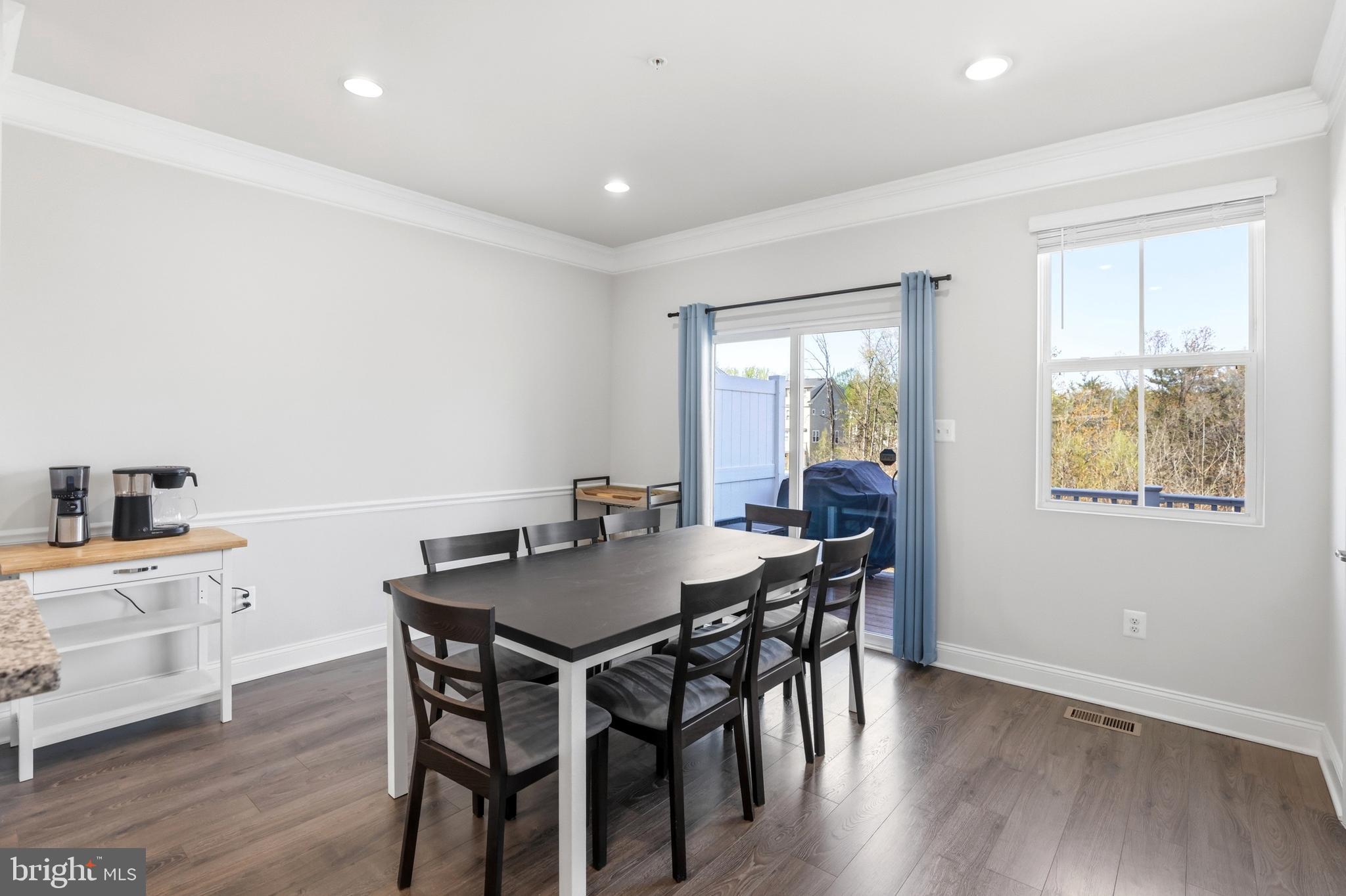 OXFORD SQUARE - Residential Lease
