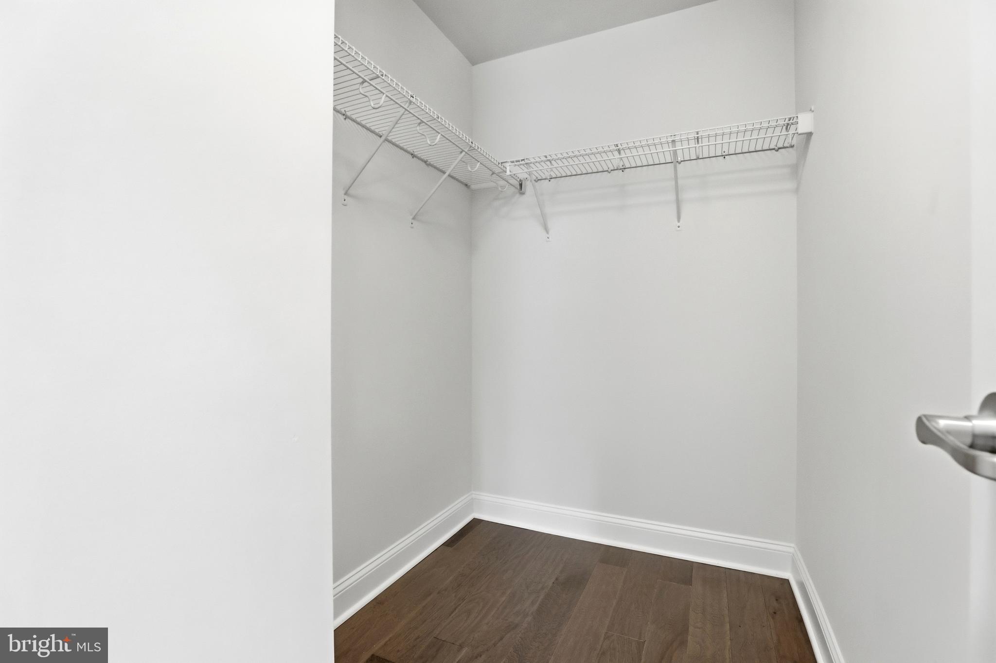 OXFORD SQUARE - Residential Lease