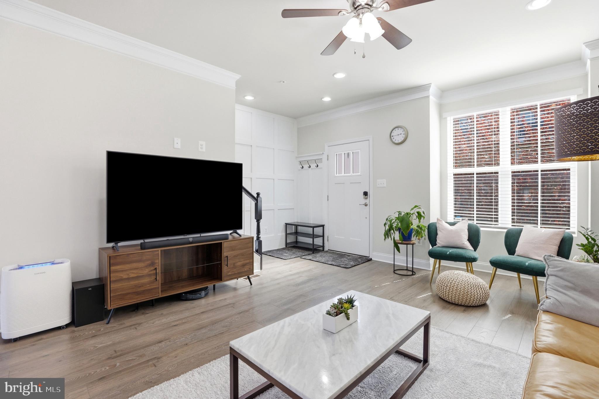 OXFORD SQUARE - Residential Lease