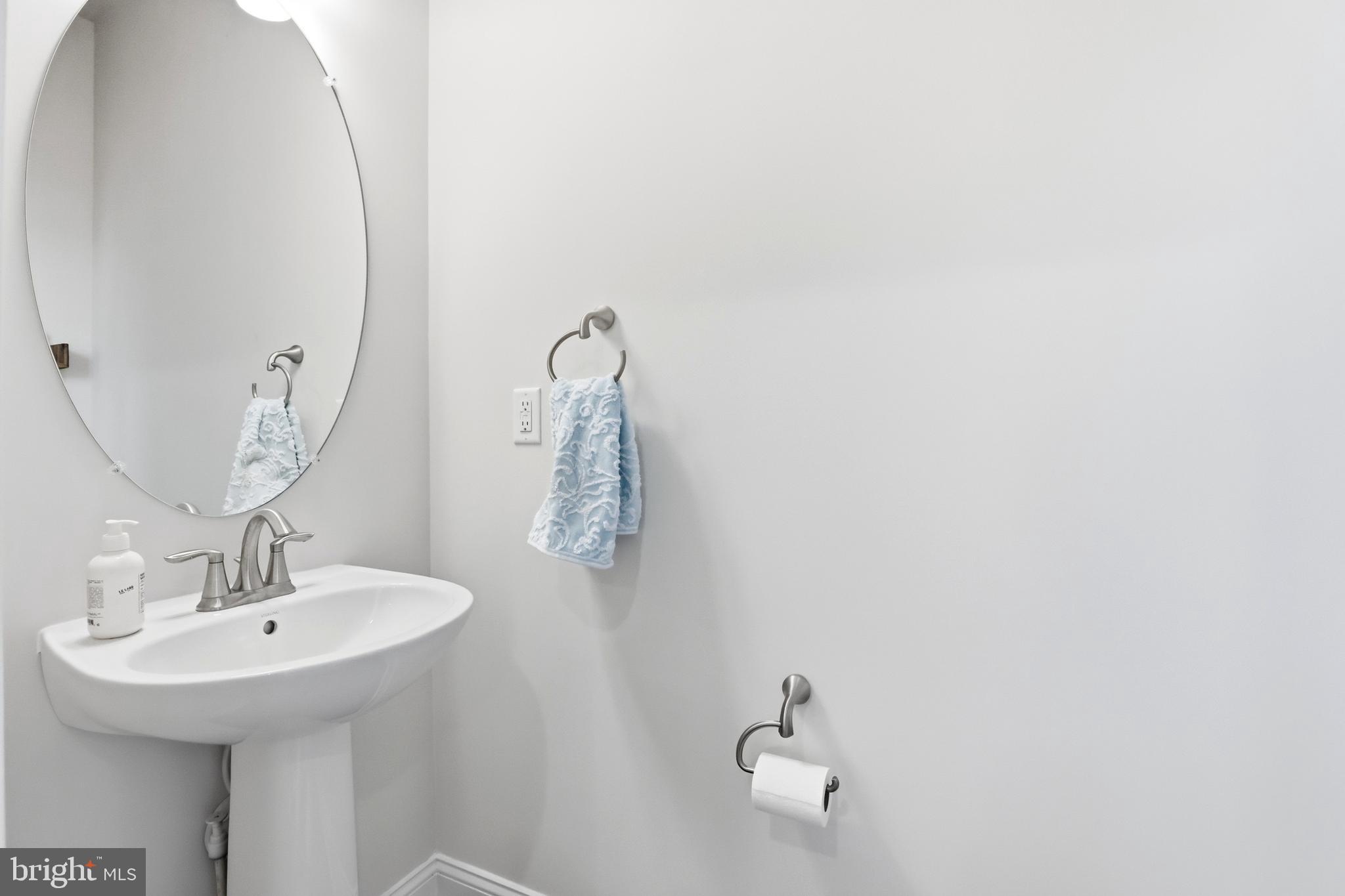 OXFORD SQUARE - Residential Lease