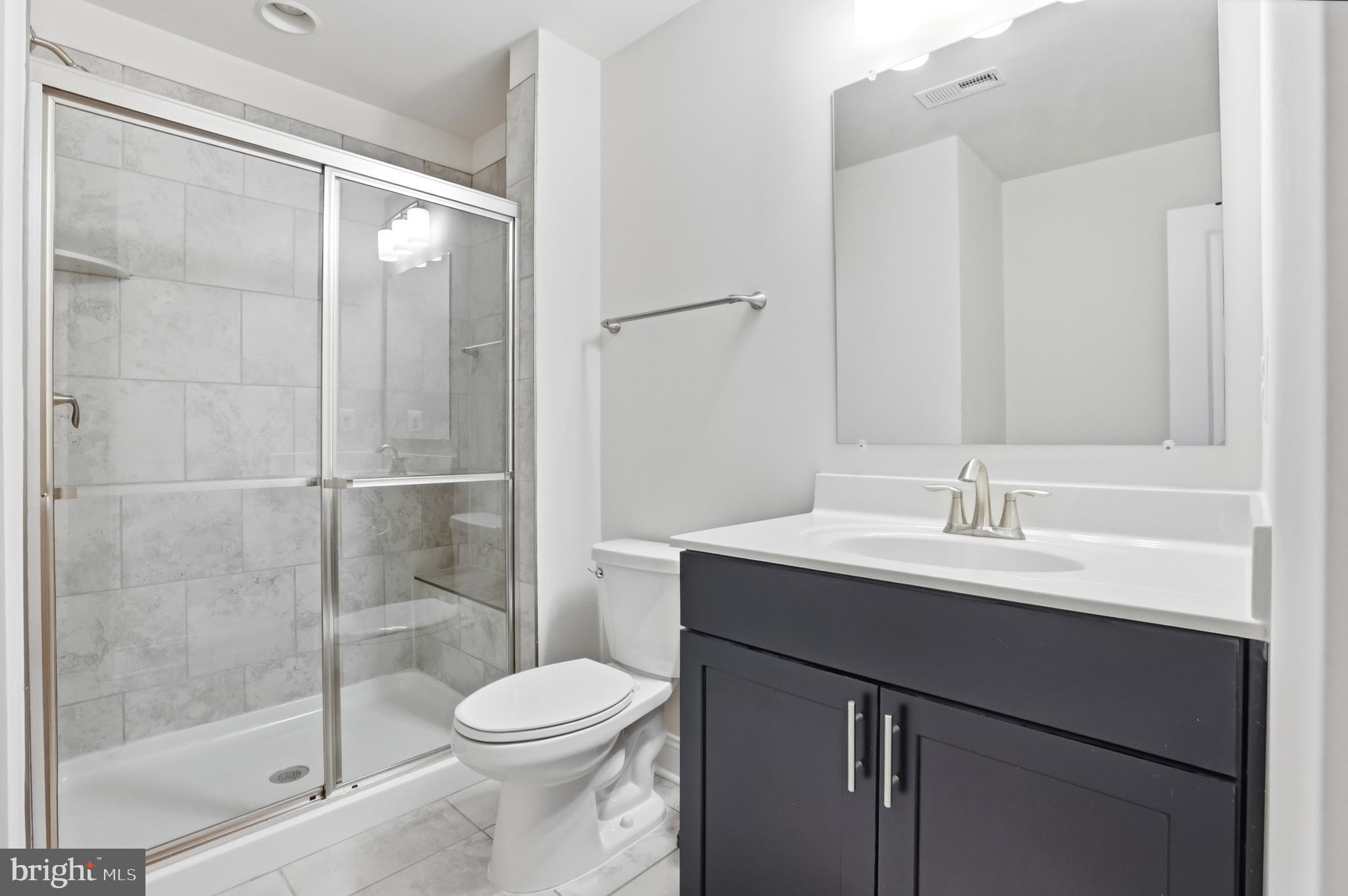 OXFORD SQUARE - Residential Lease