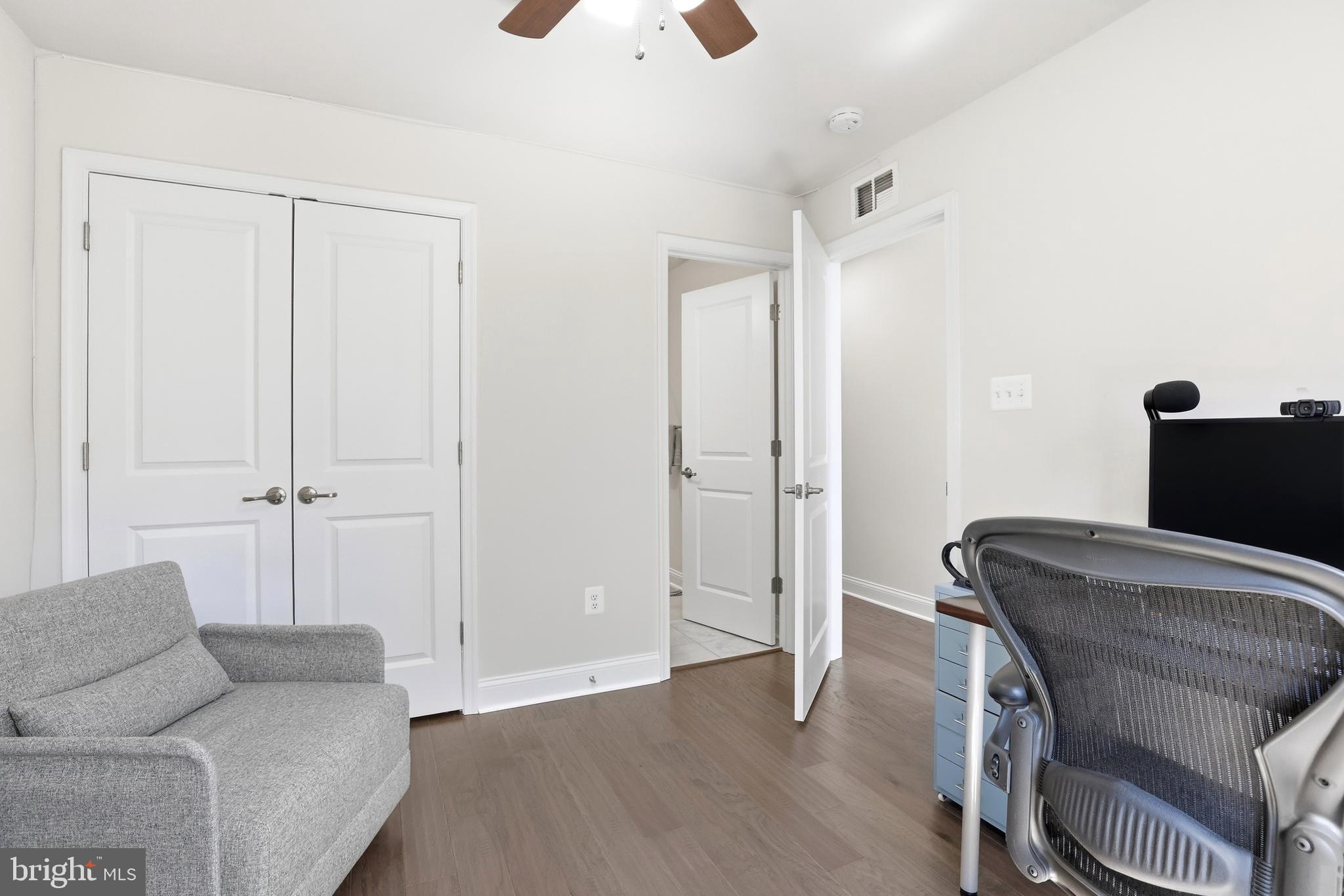 OXFORD SQUARE - Residential Lease