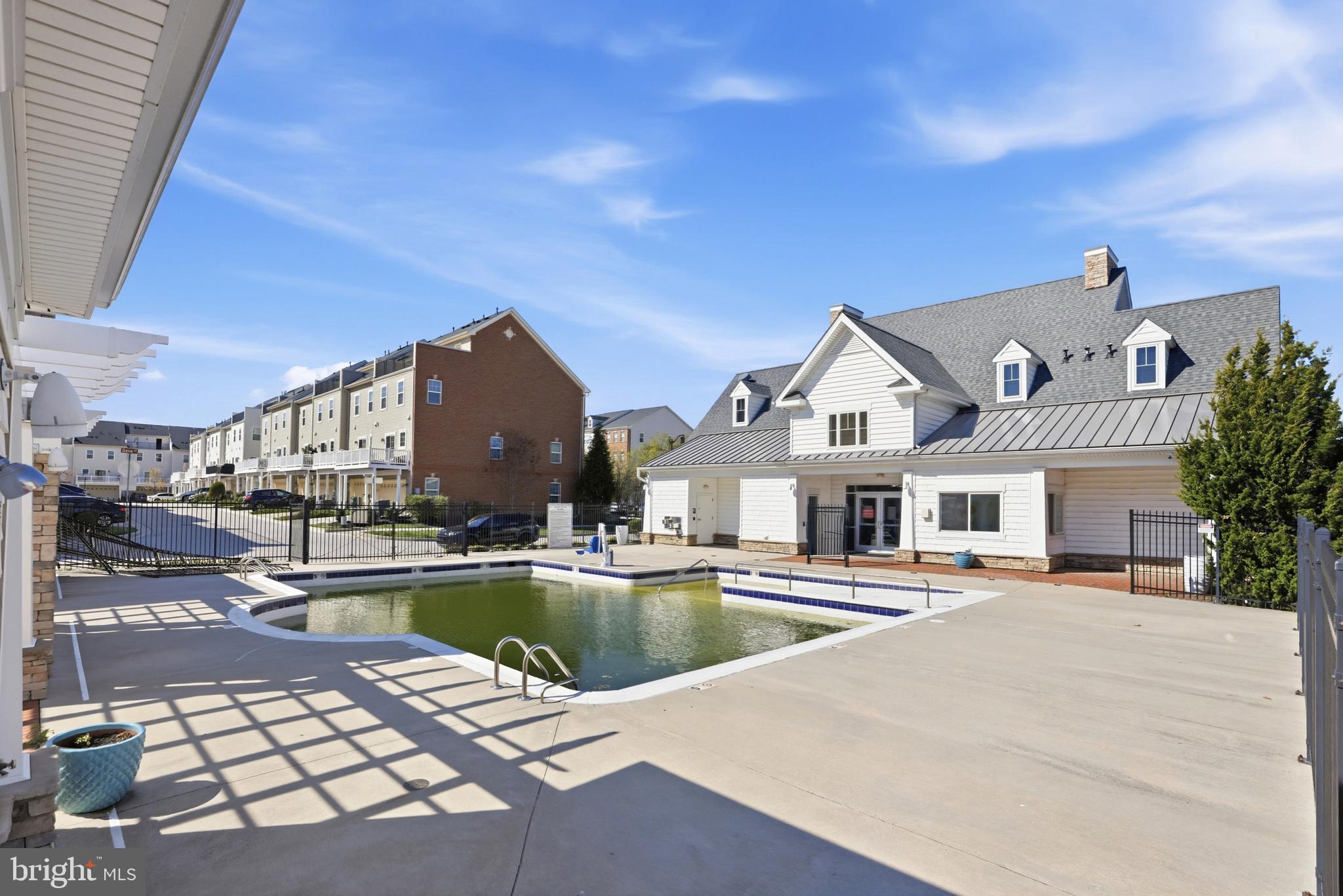 OXFORD SQUARE - Residential Lease