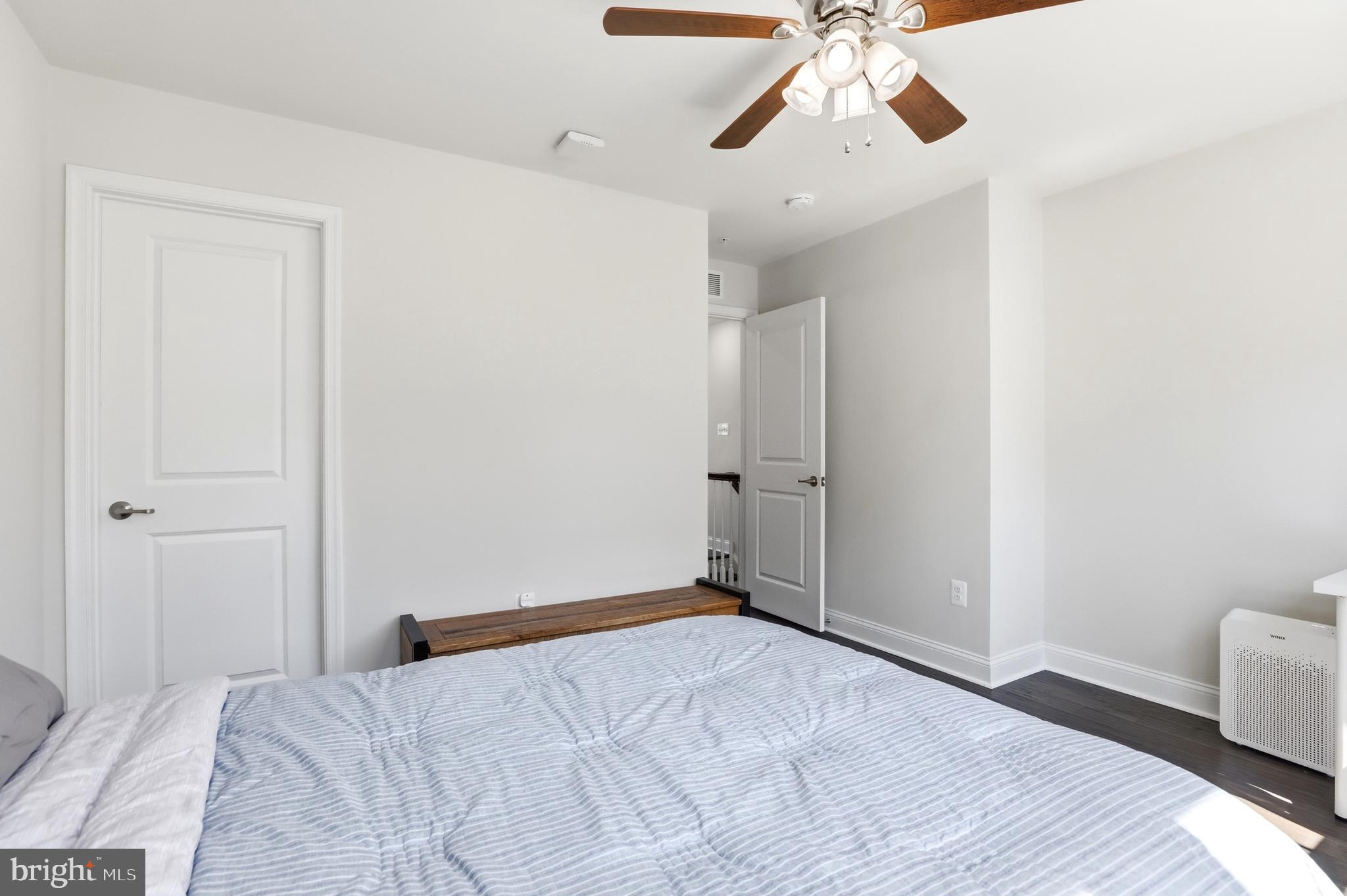 OXFORD SQUARE - Residential Lease