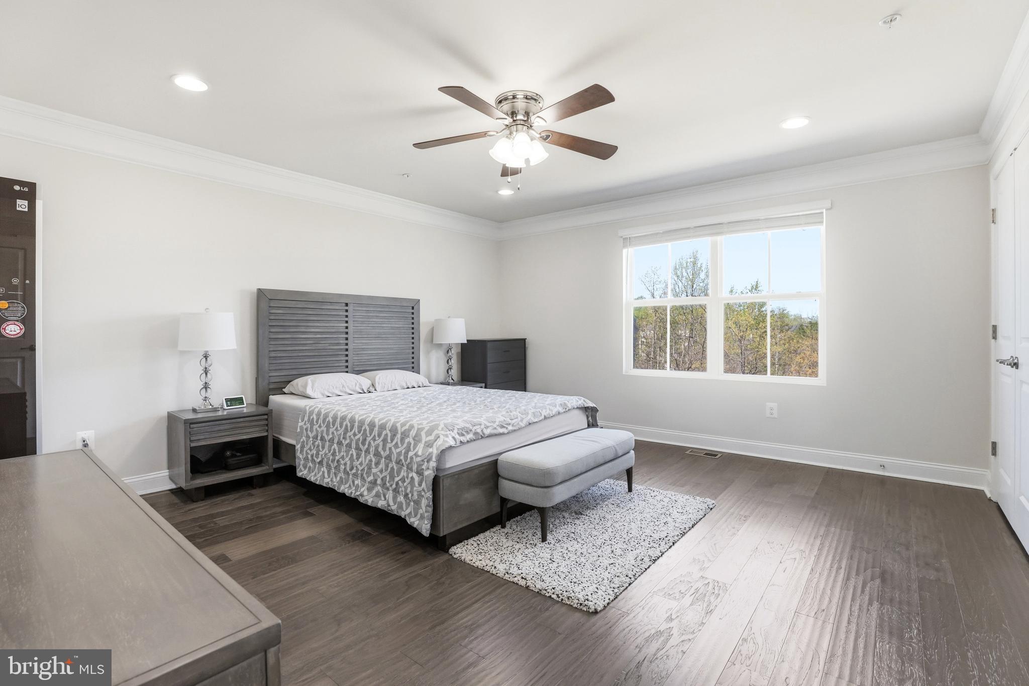 OXFORD SQUARE - Residential Lease