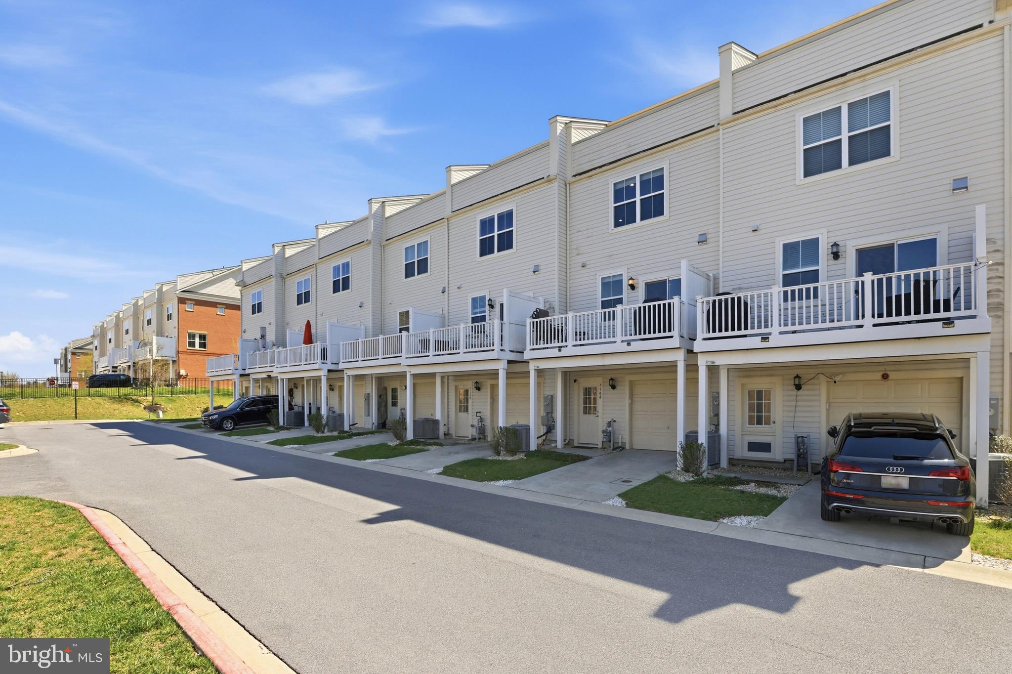OXFORD SQUARE - Residential Lease