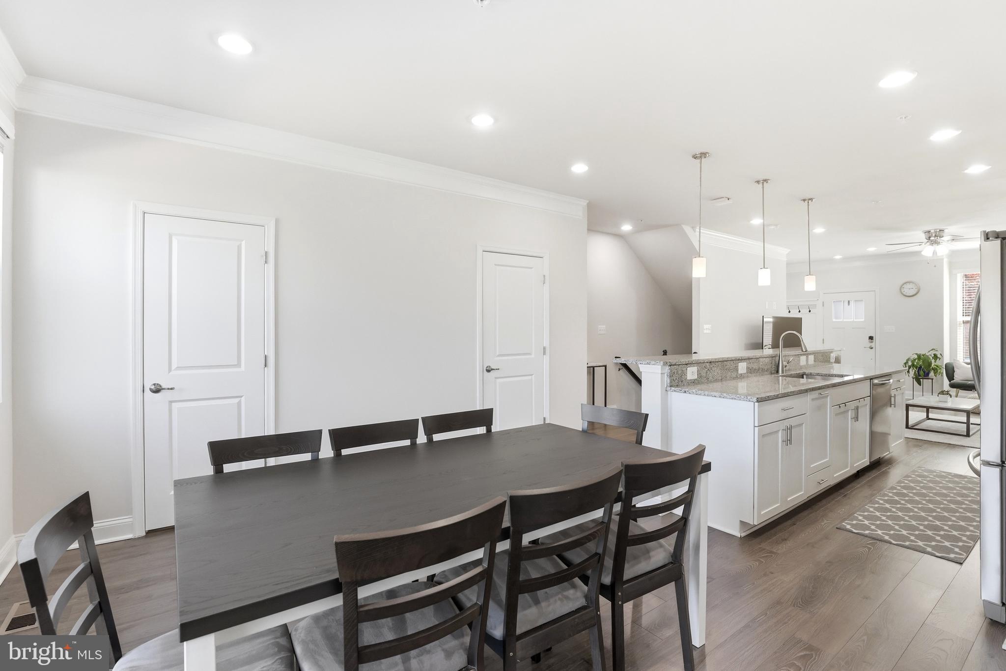 OXFORD SQUARE - Residential Lease