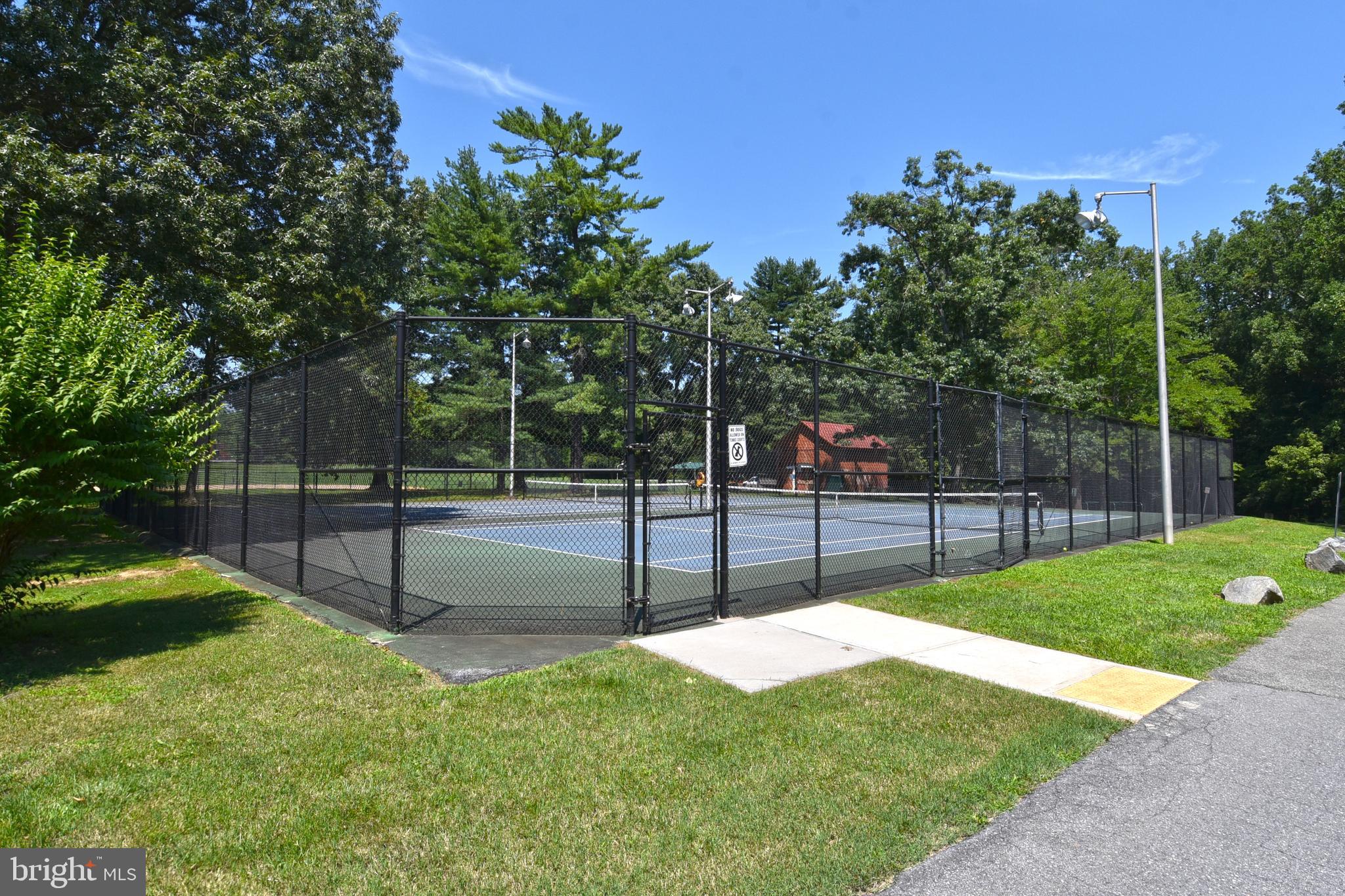CARDEROCK SPRINGS - Residential