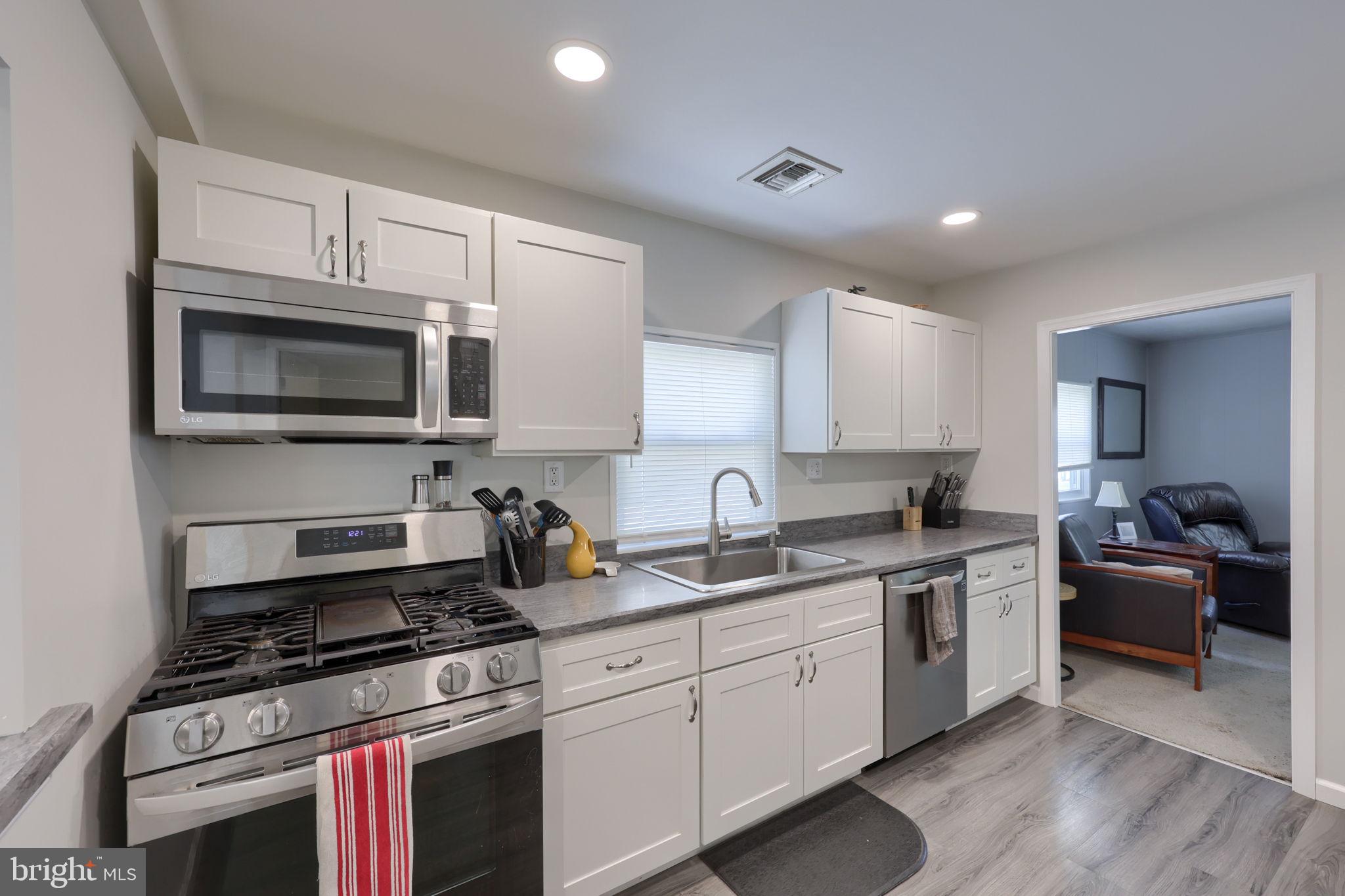 FOREST HILLS - Residential