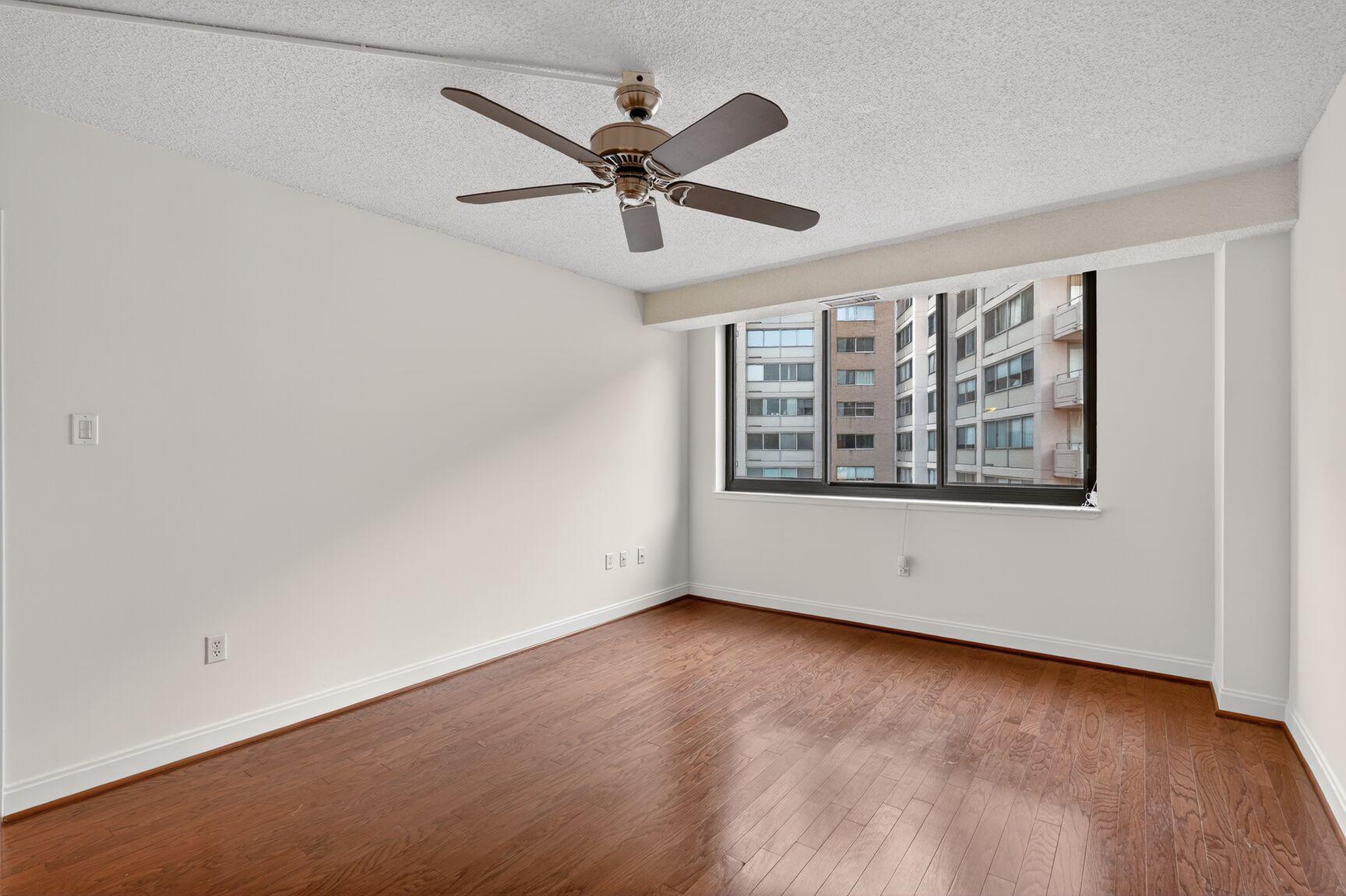 THE CARLETON OF CHEVY CHASE - Residential