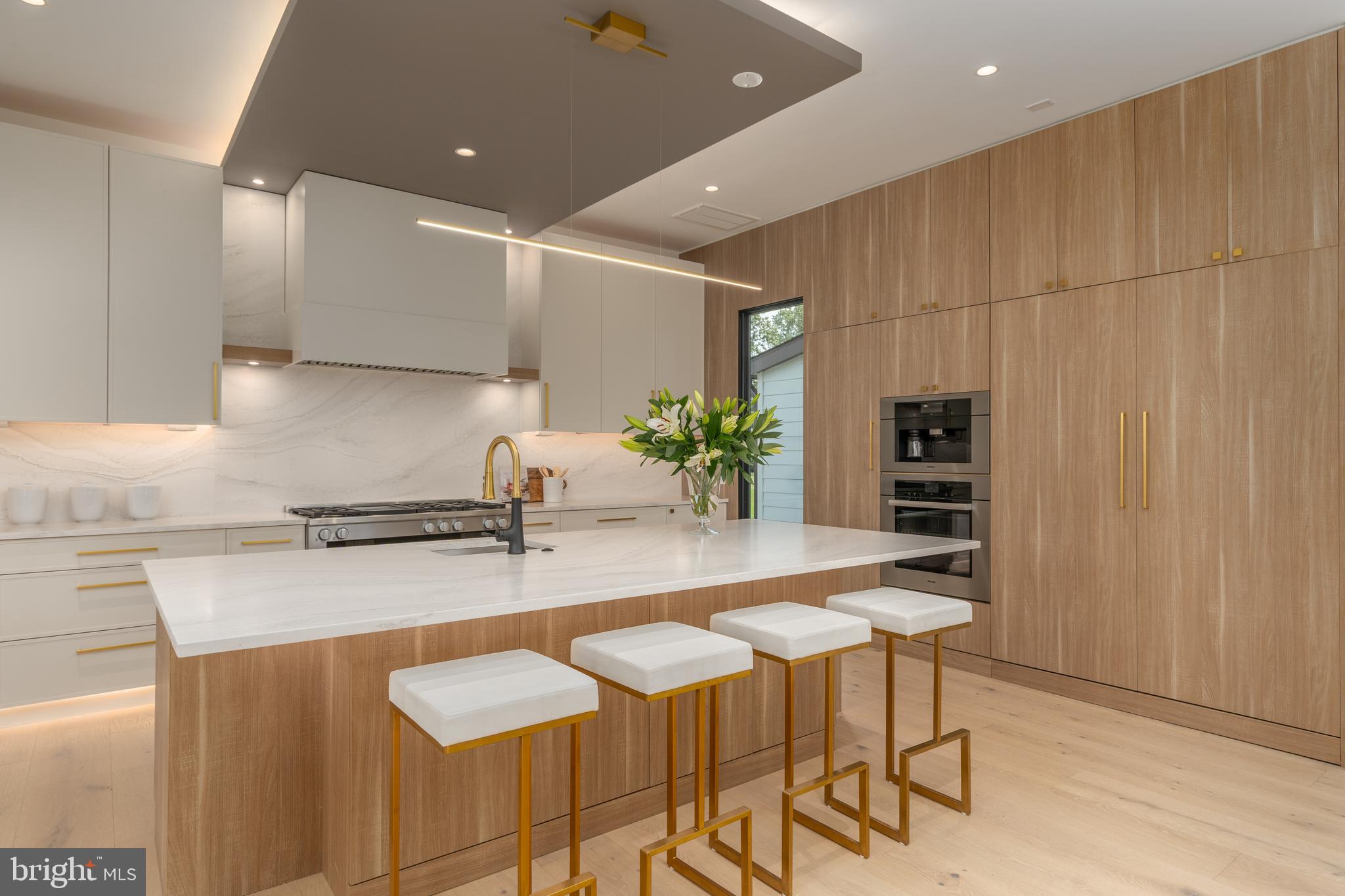 WESTBRIAR COUNTRY CLUB MANOR - Residential