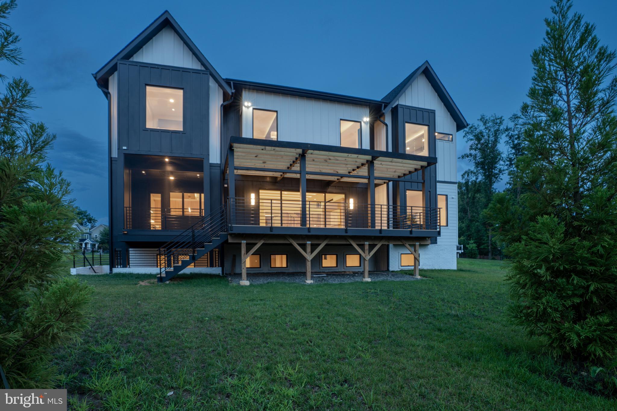 WESTBRIAR COUNTRY CLUB MANOR - Residential
