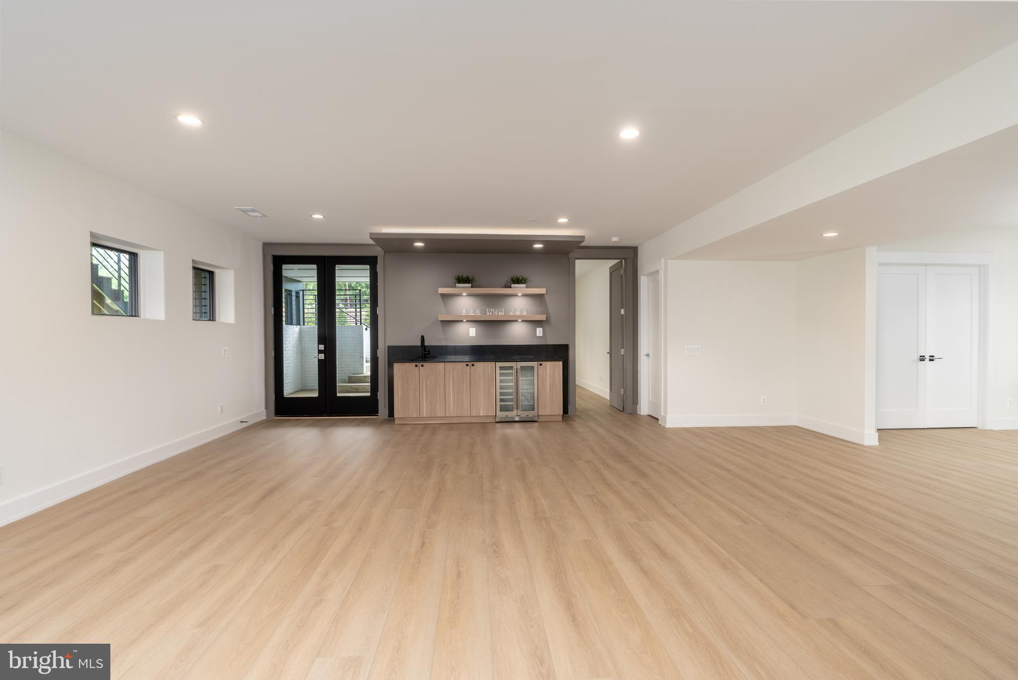 WESTBRIAR COUNTRY CLUB MANOR - Residential