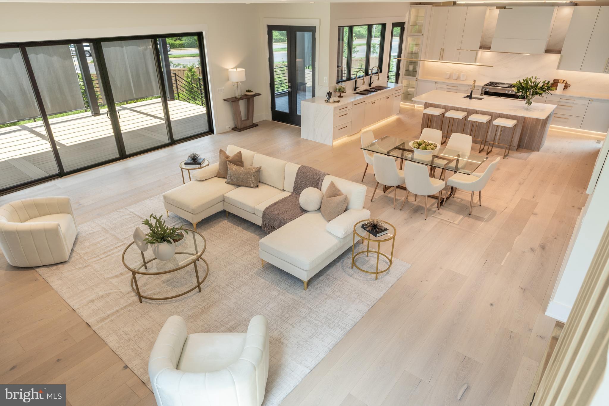 WESTBRIAR COUNTRY CLUB MANOR - Residential