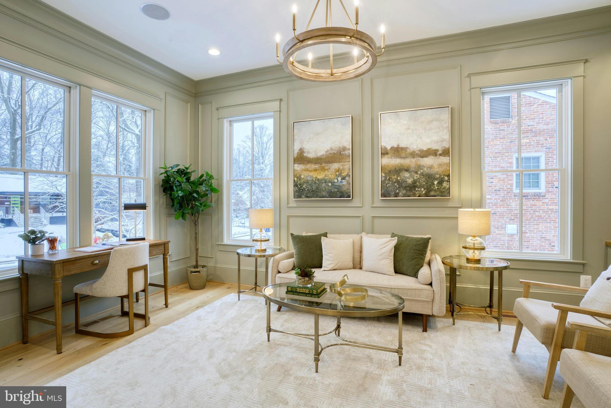 GOLF CLUB MANOR - Residential