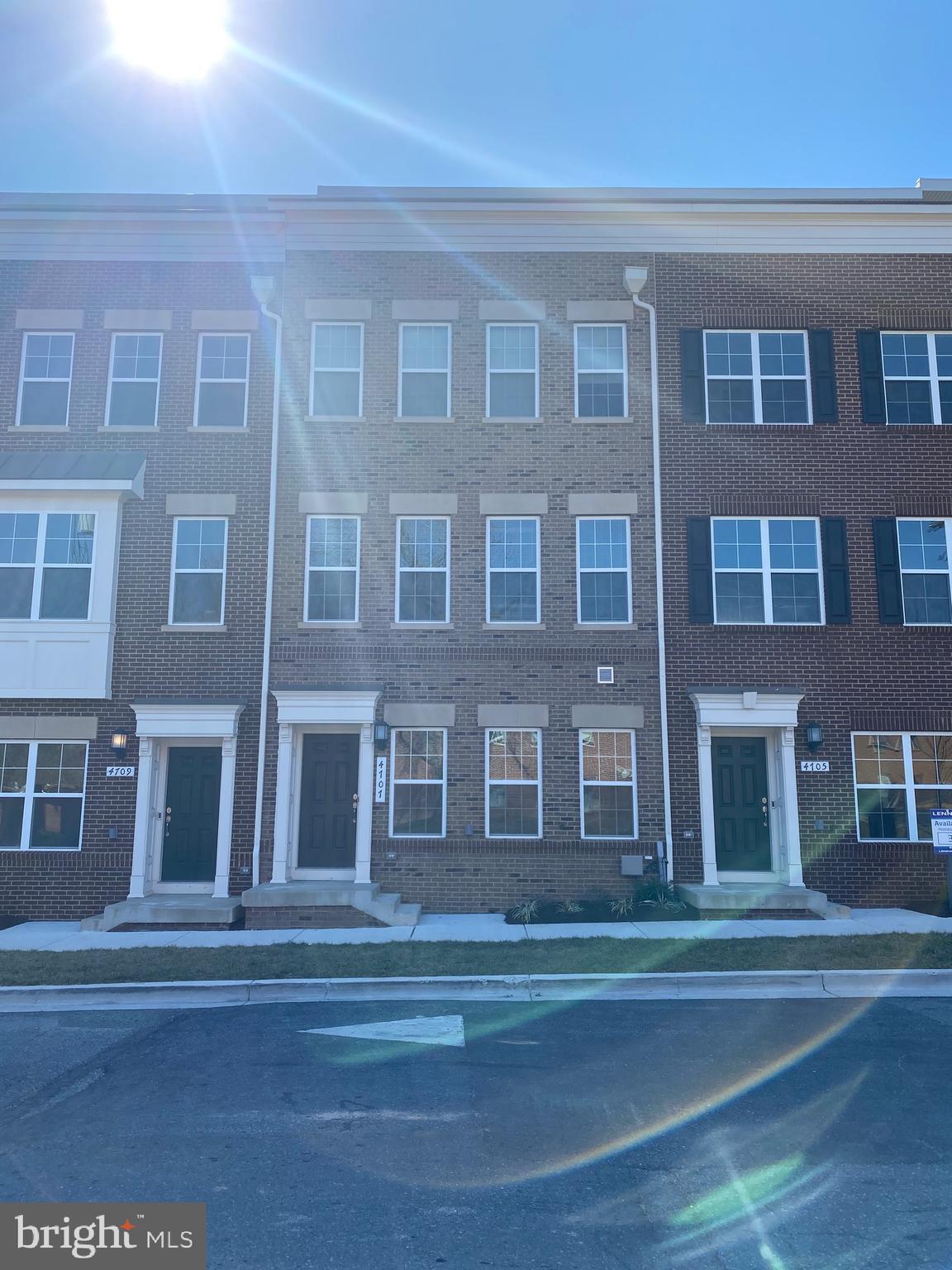 METROPOLITAN AT COLLEGE PARK - Residential