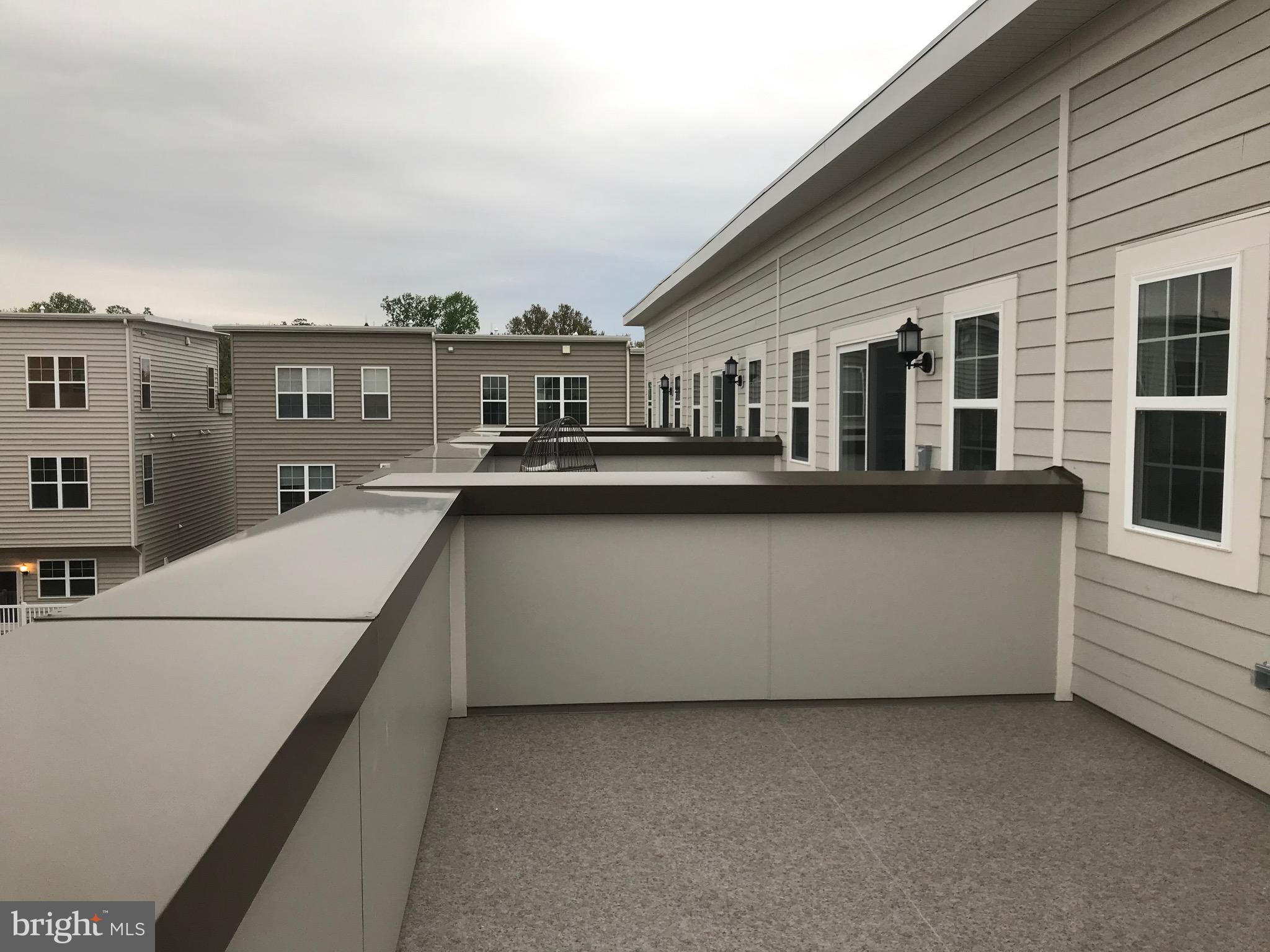 METROPOLITAN AT COLLEGE PARK - Residential