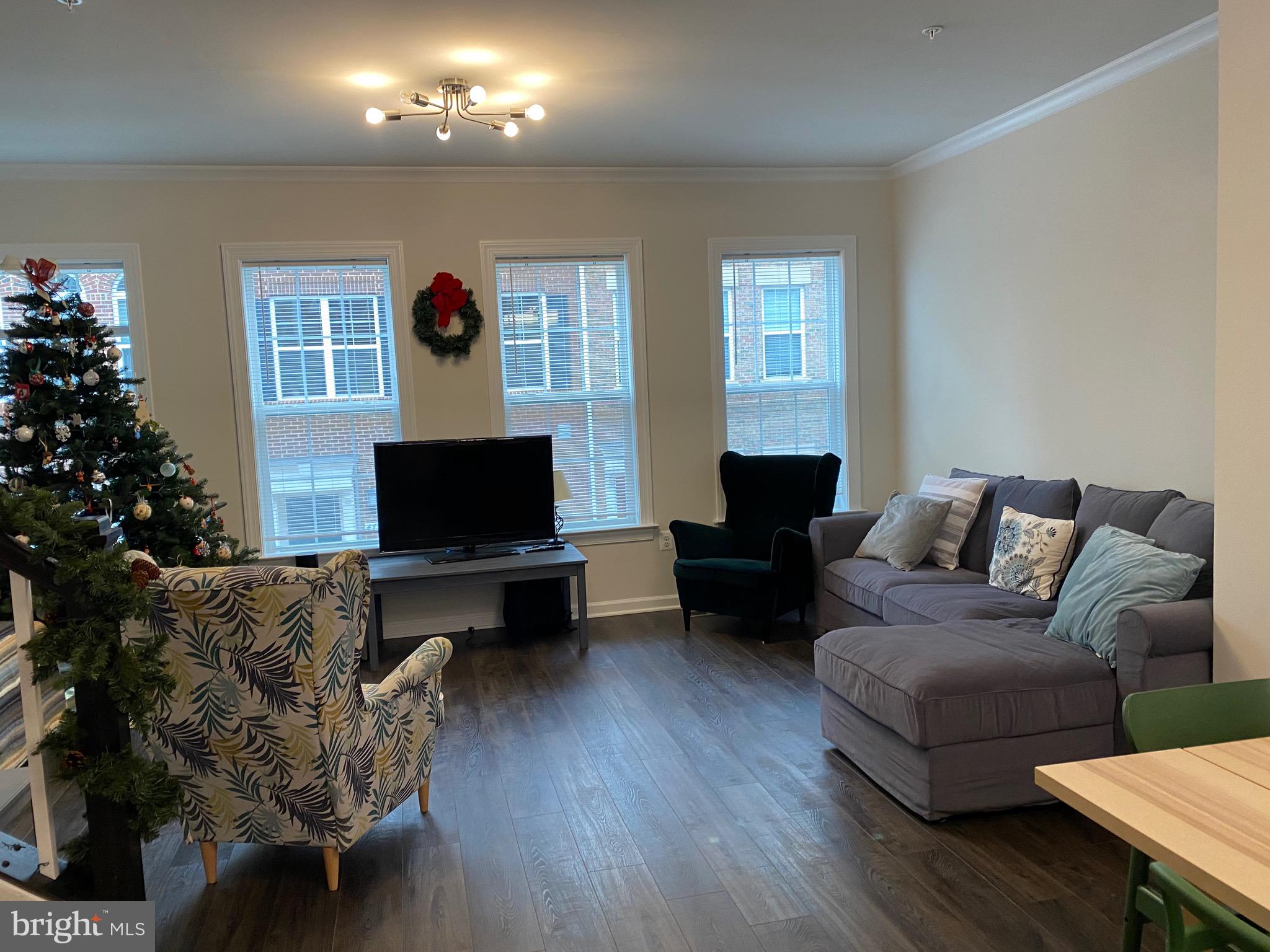 METROPOLITAN AT COLLEGE PARK - Residential