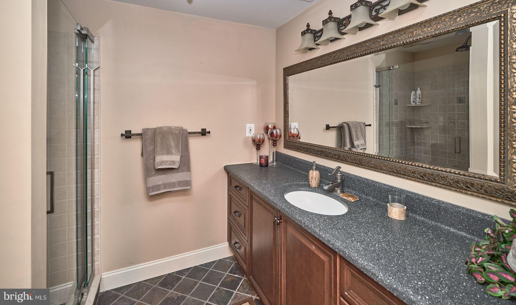 COUNTRY RIDGE - Residential